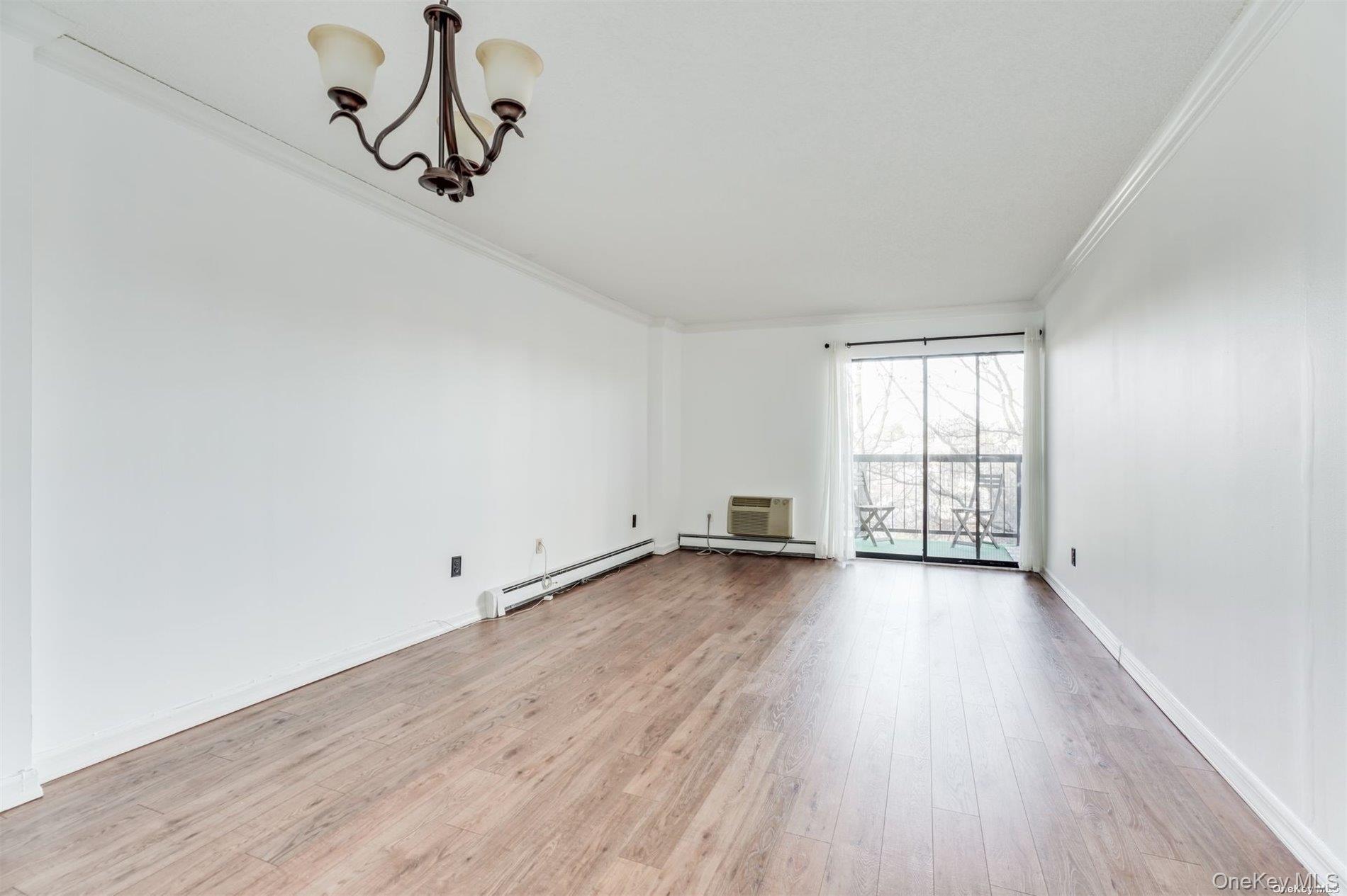 #6 photo, 380 Fulton Street, নাসাউ কাউন্টি Farmingdale , NY 11735