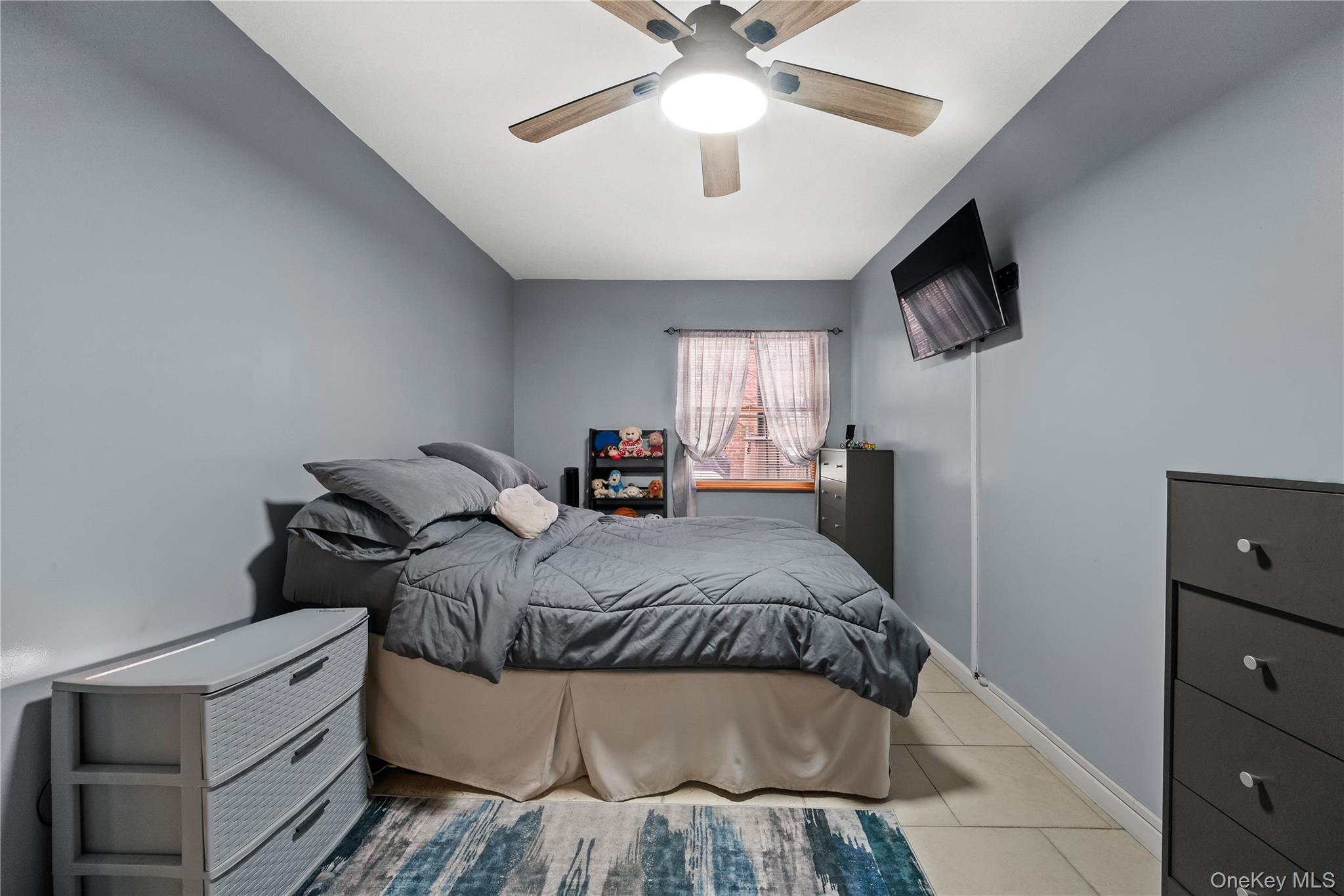 #15 photo, 7716 25th Avenue, קווינס Jackson Heights , NY 11370