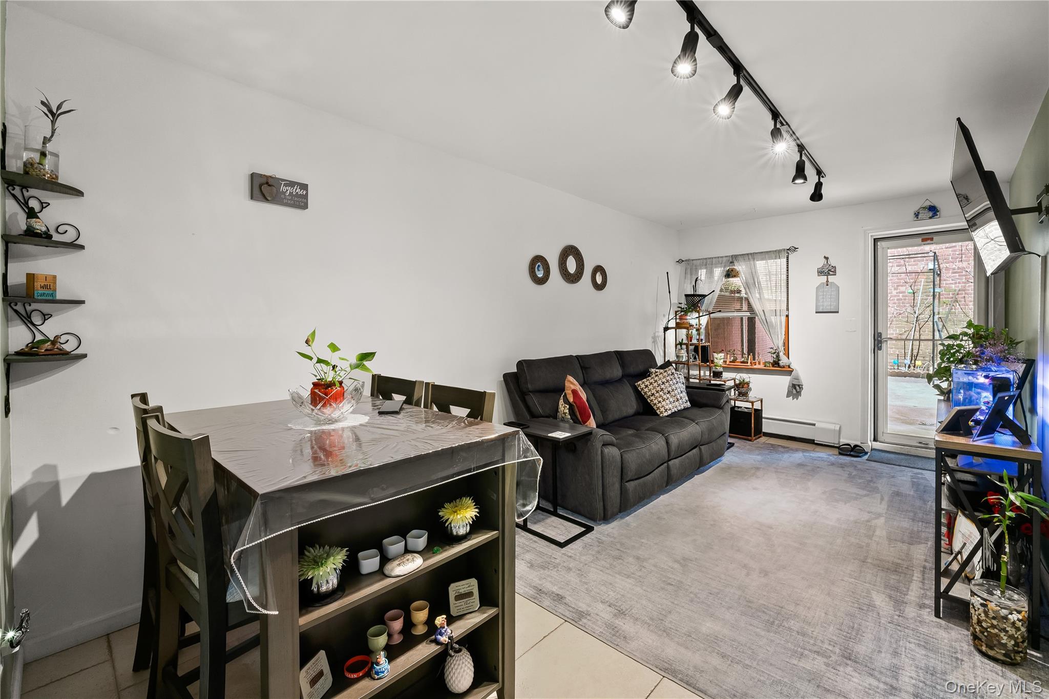 #17 photo, 7716 25th Avenue, קווינס Jackson Heights , NY 11370