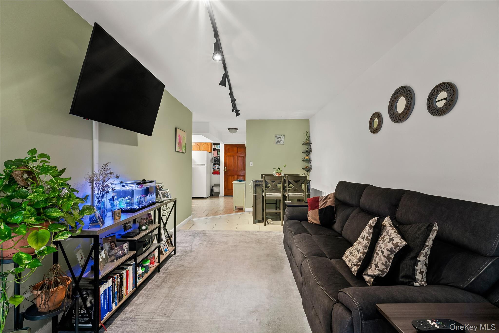 #18 photo, 7716 25th Avenue, קווינס Jackson Heights , NY 11370