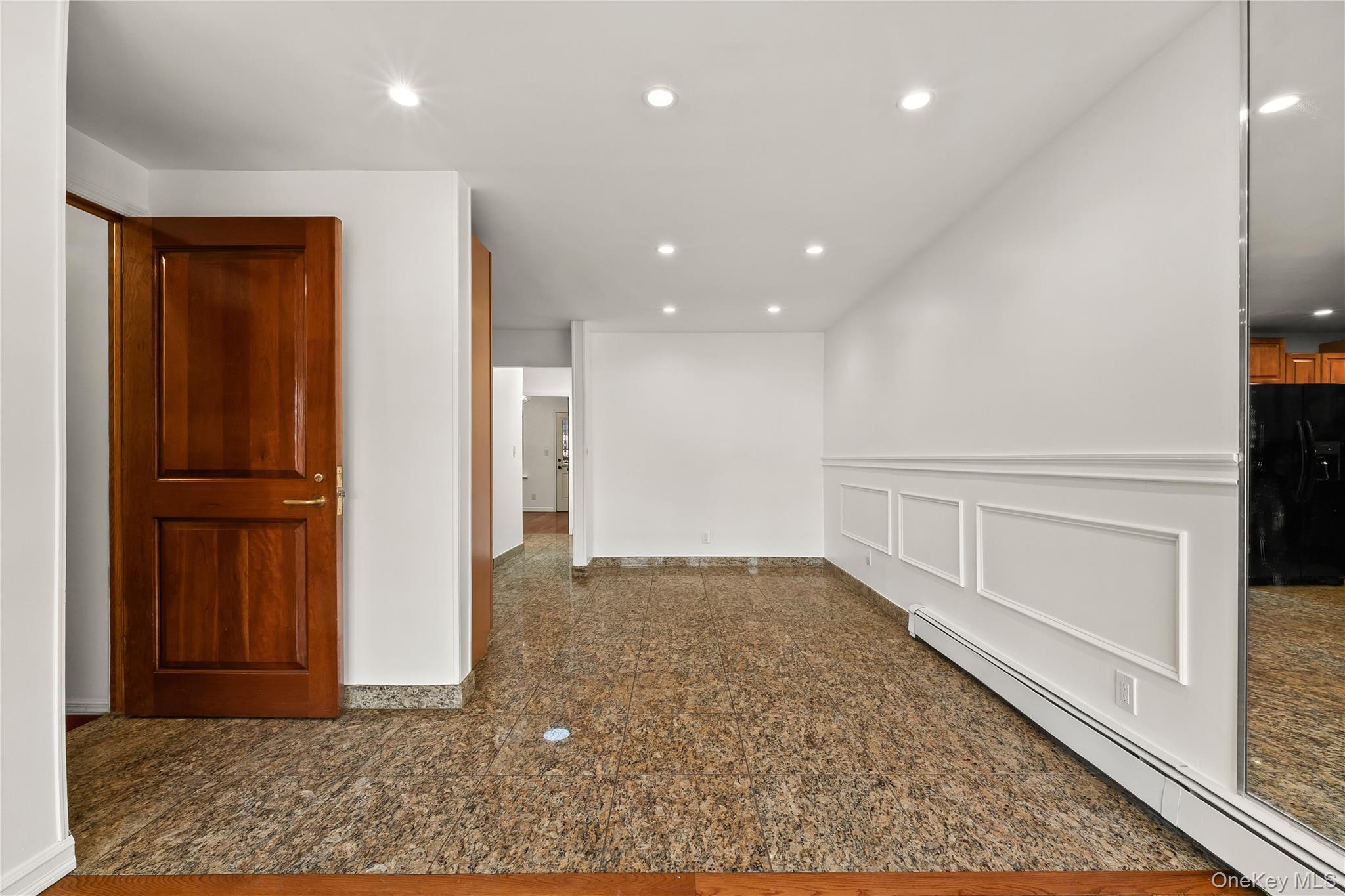 #4 photo, 7716 25th Avenue, קווינס Jackson Heights , NY 11370