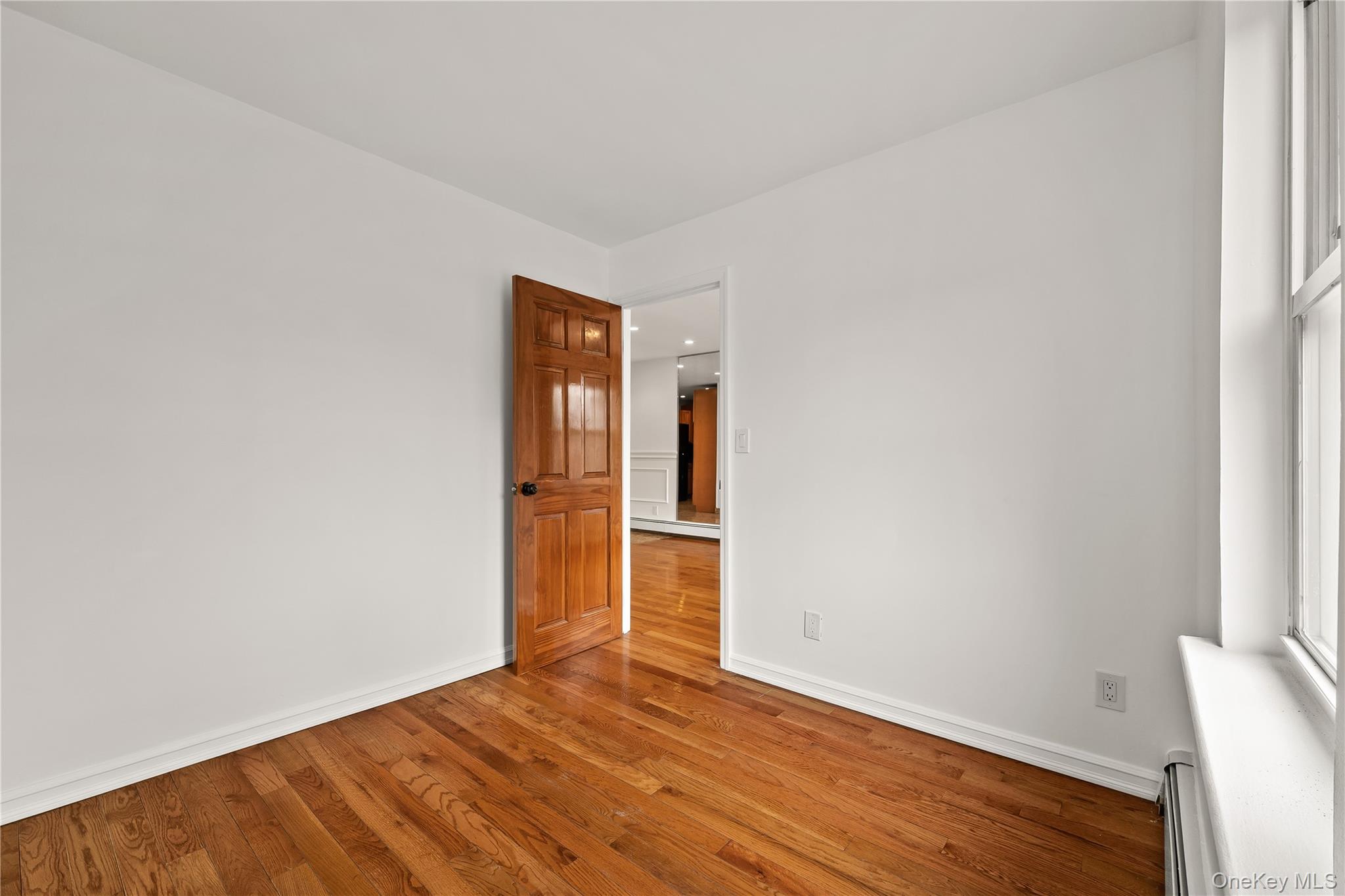 #5 photo, 7716 25th Avenue, קווינס Jackson Heights , NY 11370