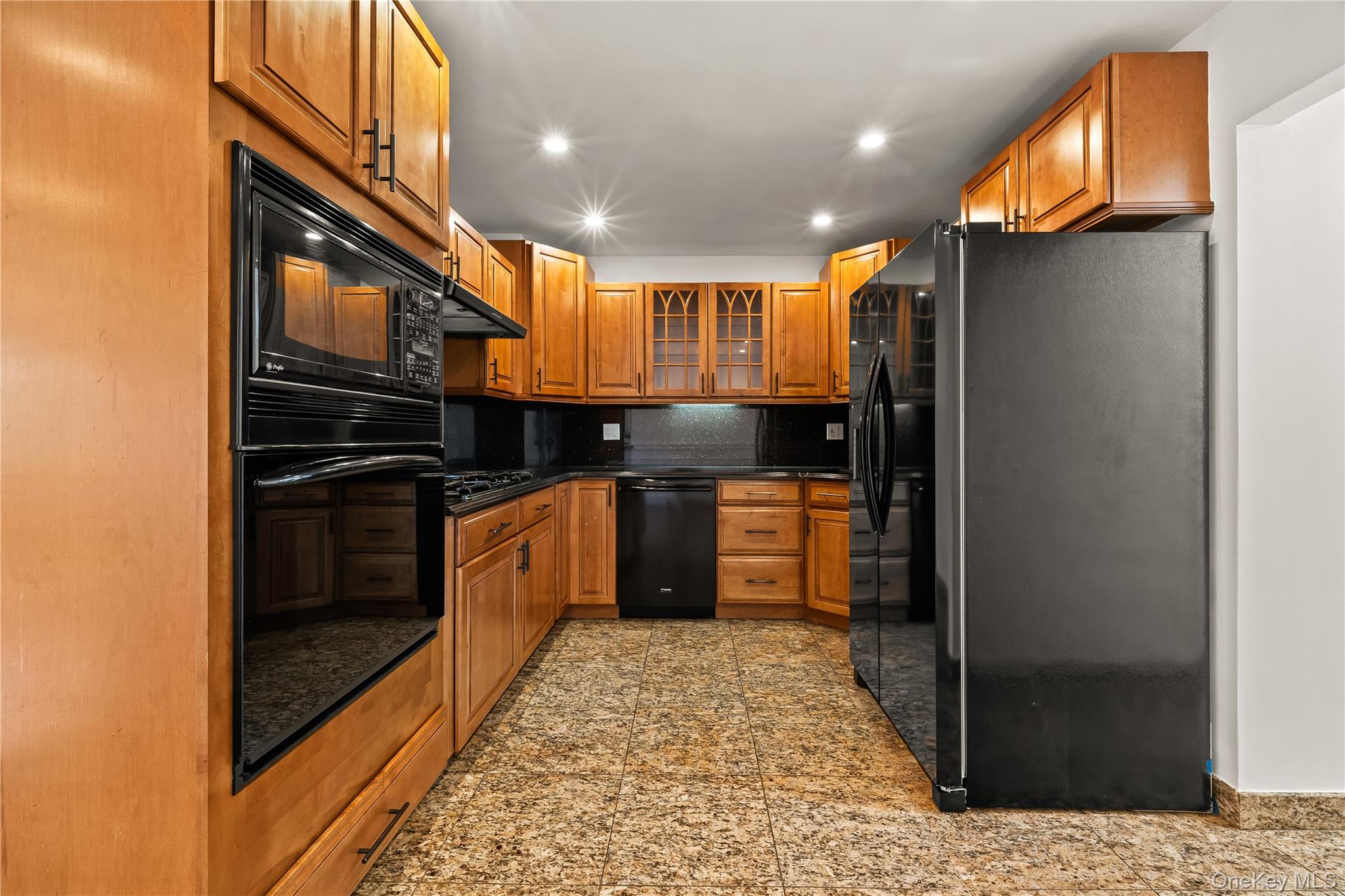 #7 photo, 7716 25th Avenue, קווינס Jackson Heights , NY 11370