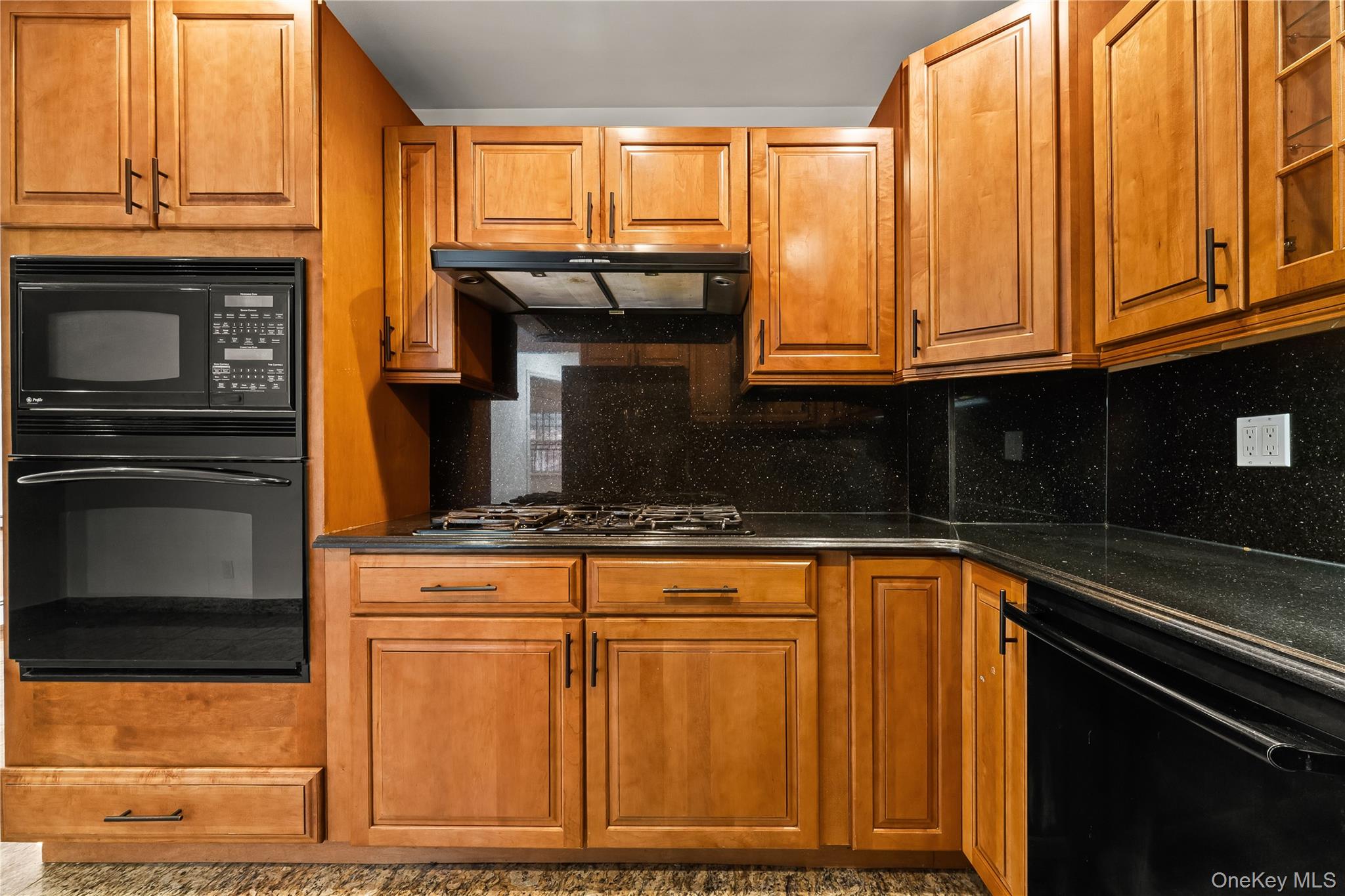 #8 photo, 7716 25th Avenue, קווינס Jackson Heights , NY 11370