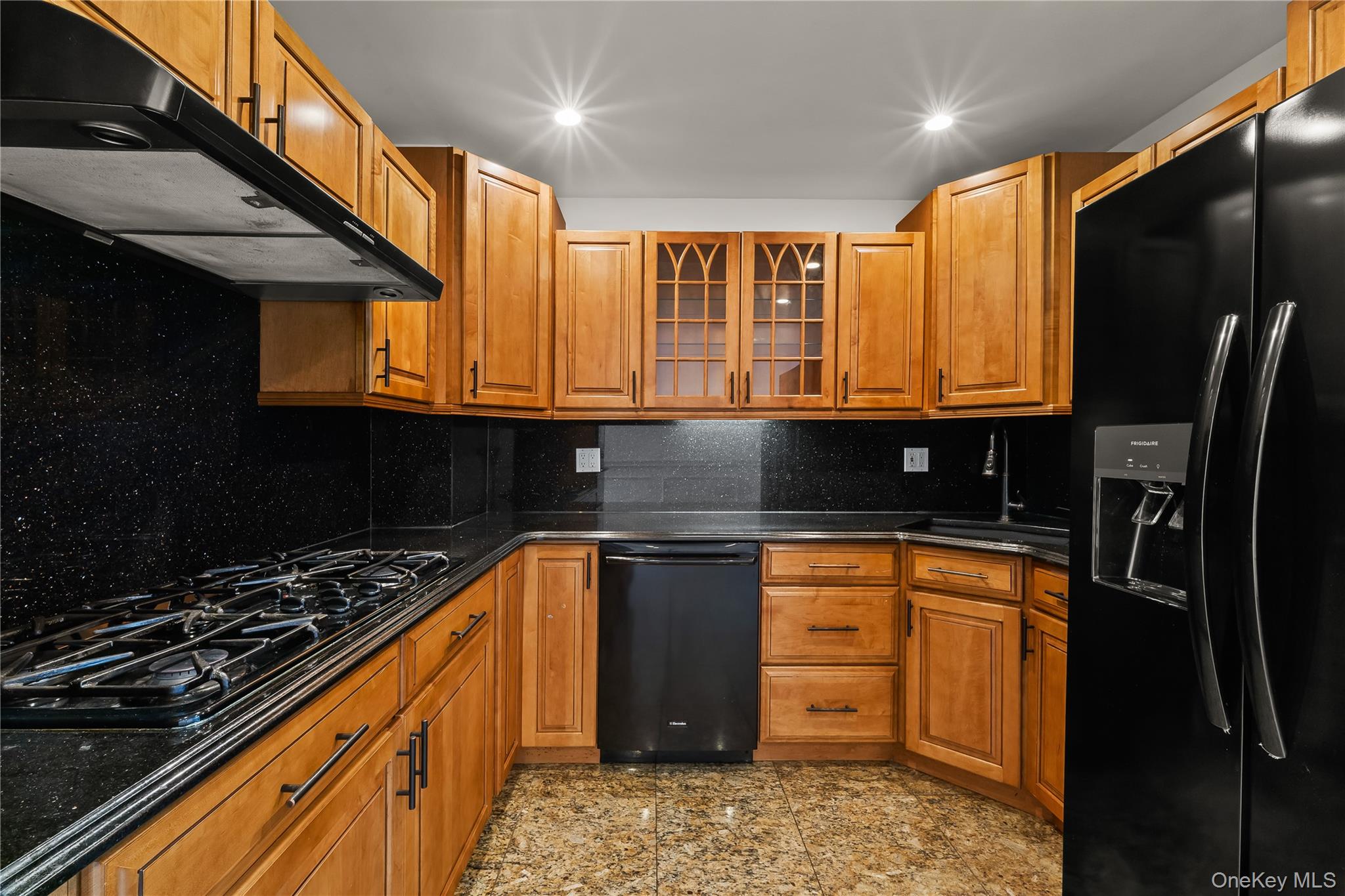 #9 photo, 7716 25th Avenue, קווינס Jackson Heights , NY 11370