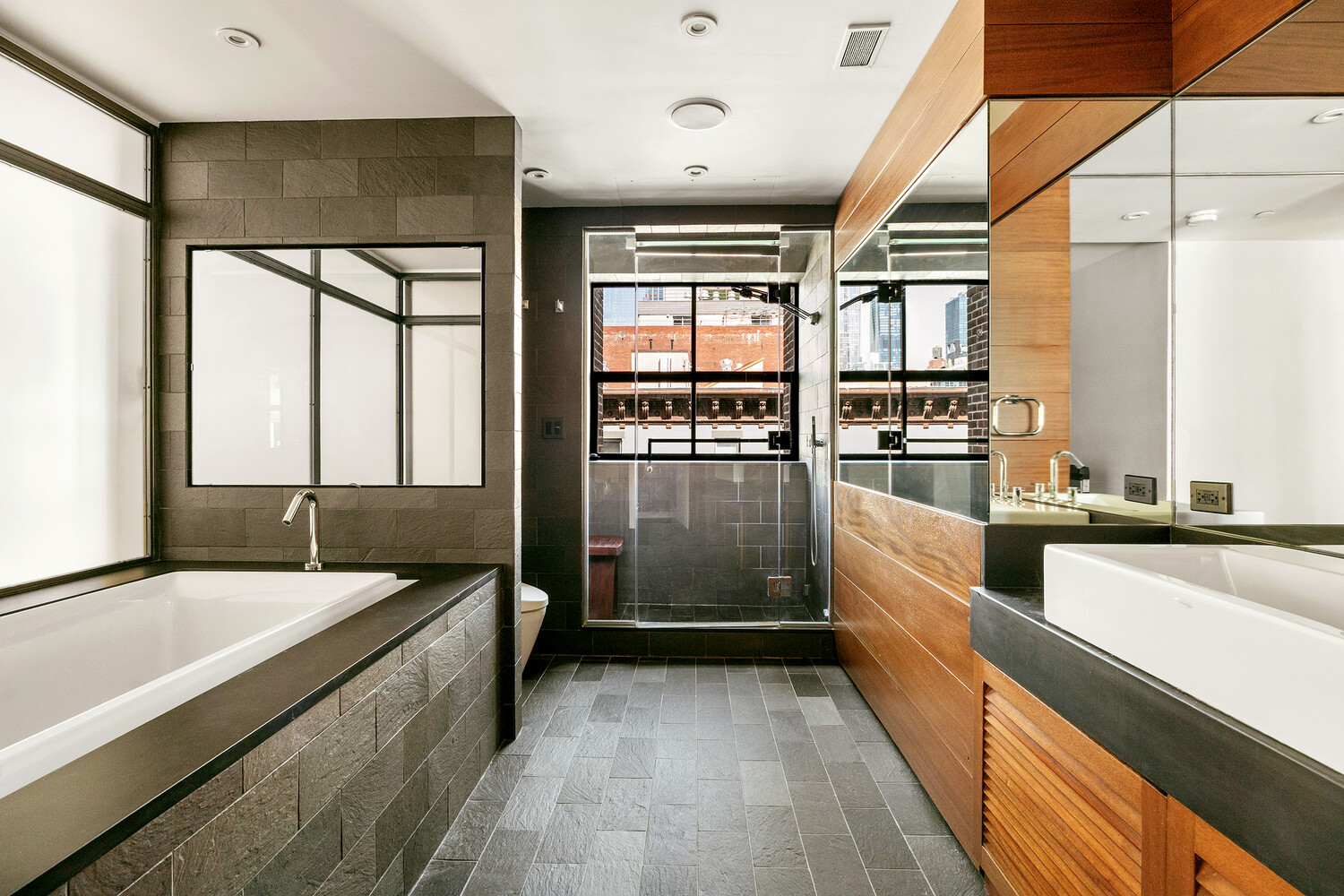 #11 photo, 456 W 19TH Street, ম্যানহাটন Chelsea , NY 10011