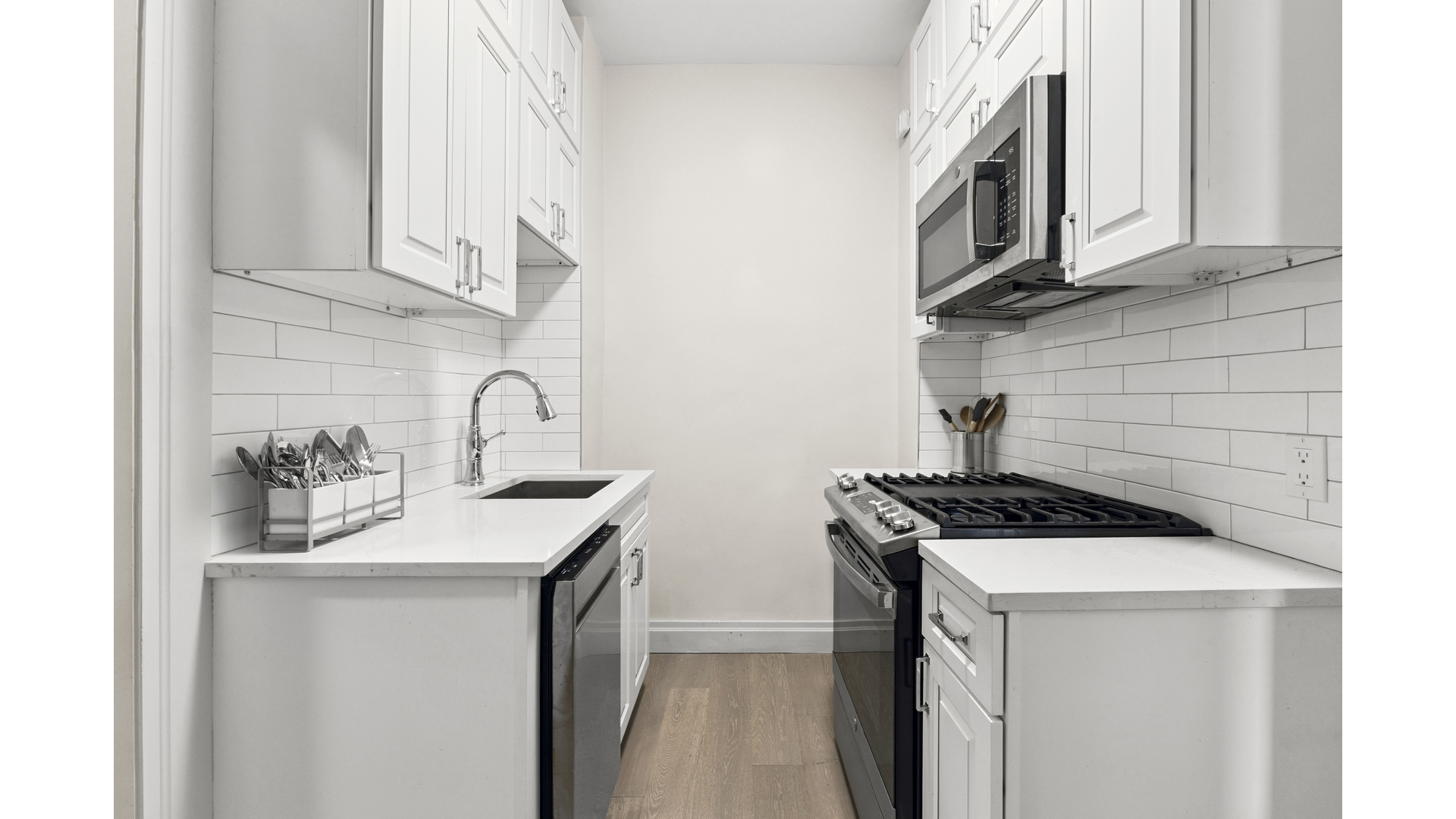 #4 photo, 172 E 4TH Street, ম্যানহাটন East Village , NY 10009