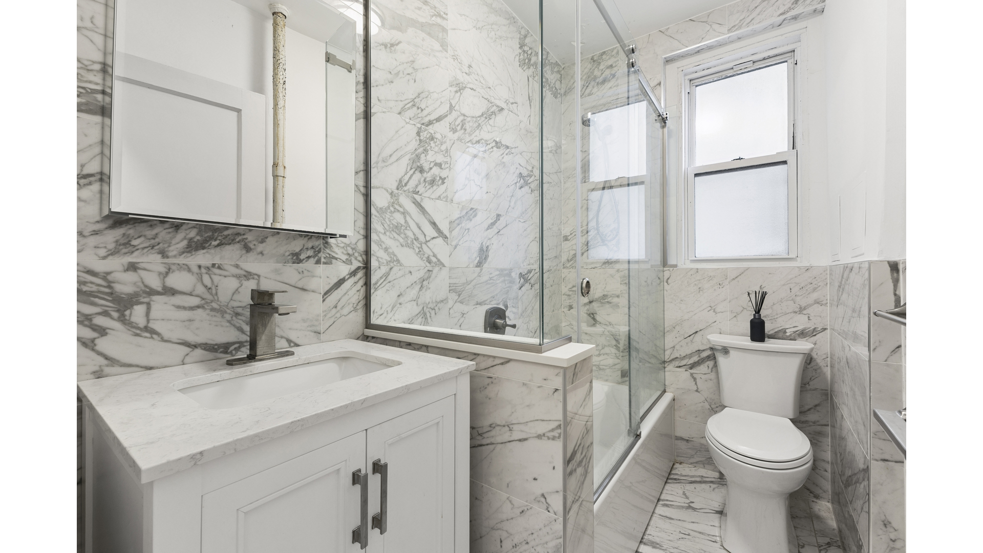 #6 photo, 172 E 4TH Street, ম্যানহাটন East Village , NY 10009