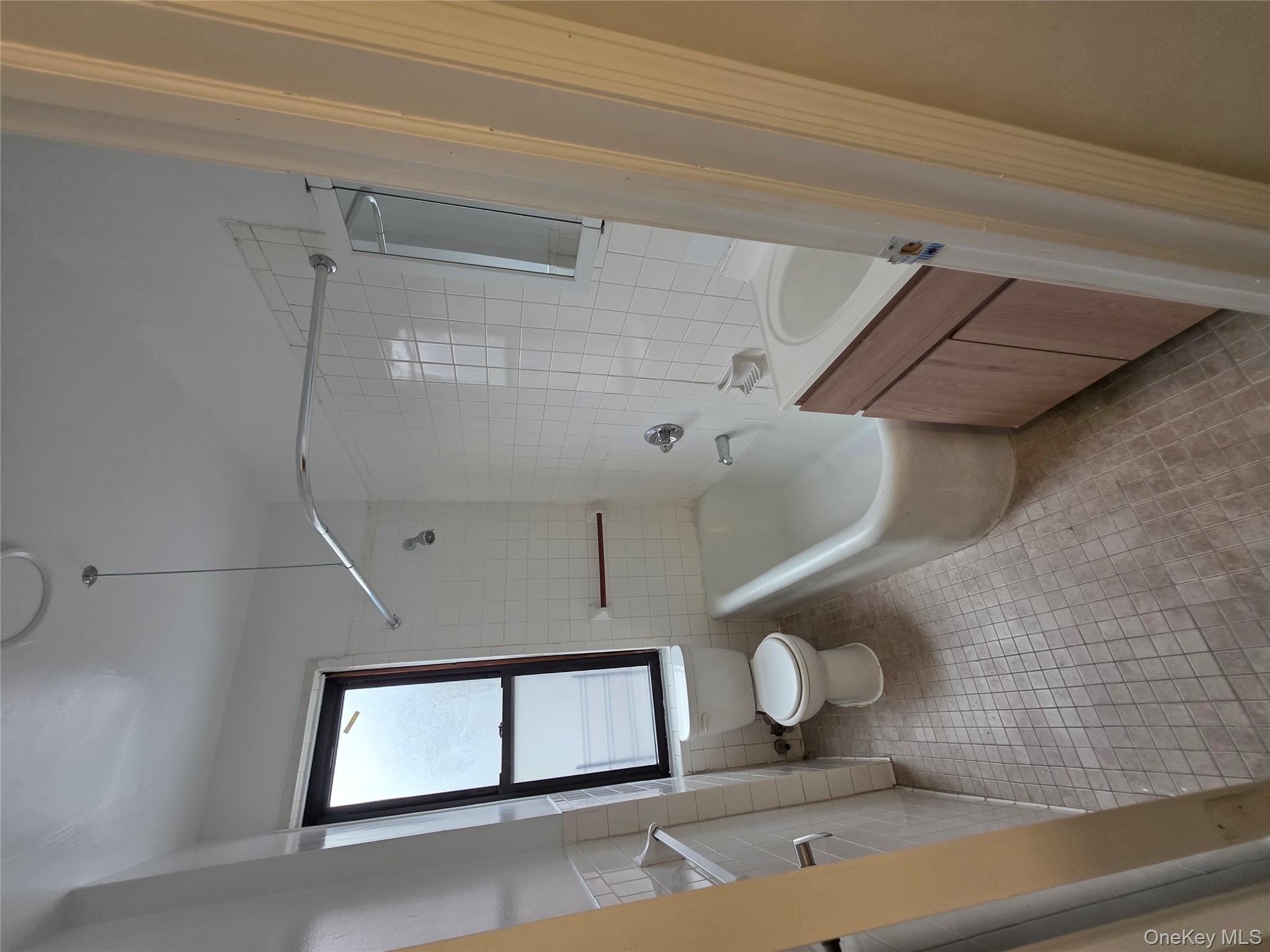 #10 photo, 855 E 178th St Street, ব্রঙ্কস Bronx , NY 10460