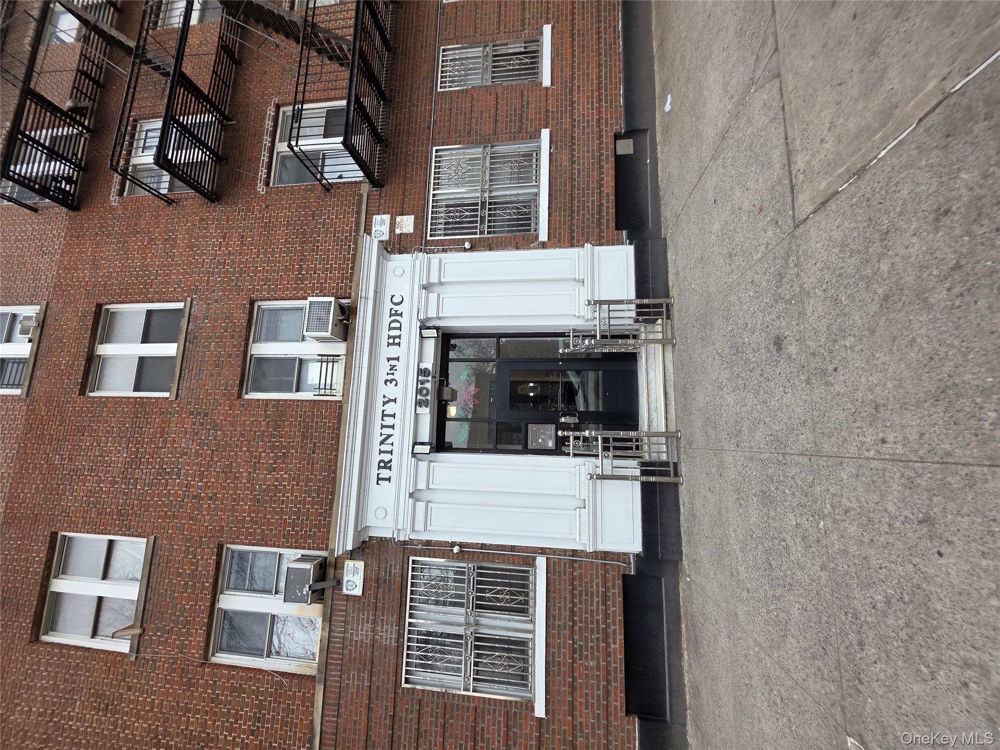 #2 photo, 855 E 178th St Street, ব্রঙ্কস Bronx , NY 10460