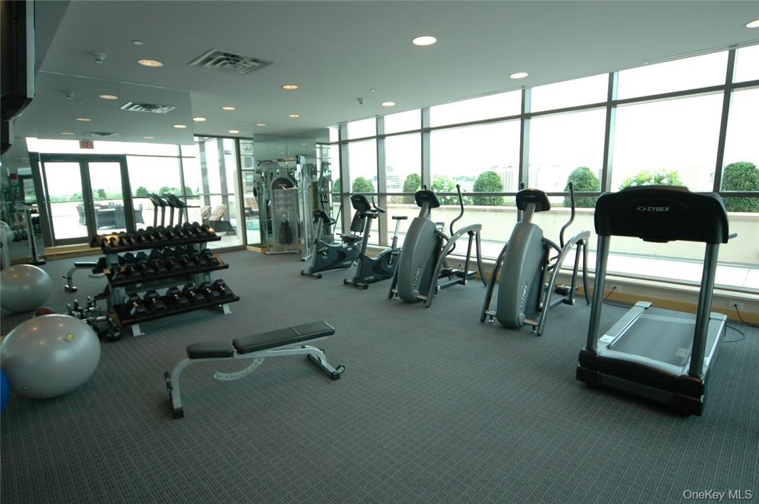 #12 photo, 175 Huguenot Street, New Rochelle , NY 10801