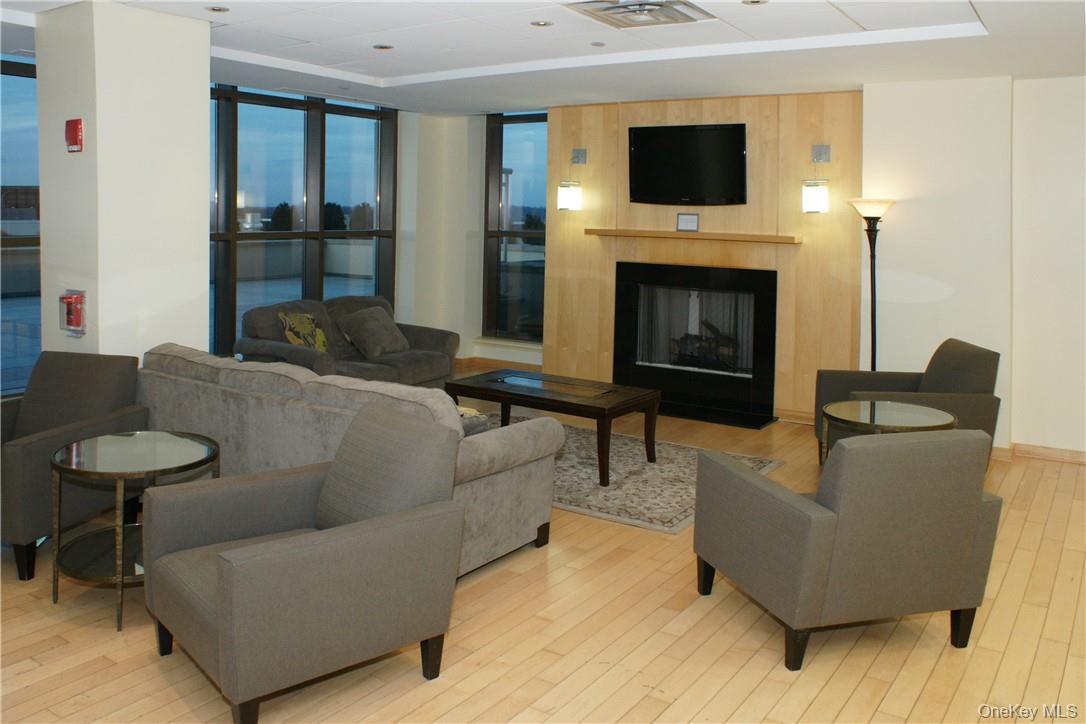 #15 photo, 175 Huguenot Street, New Rochelle , NY 10801