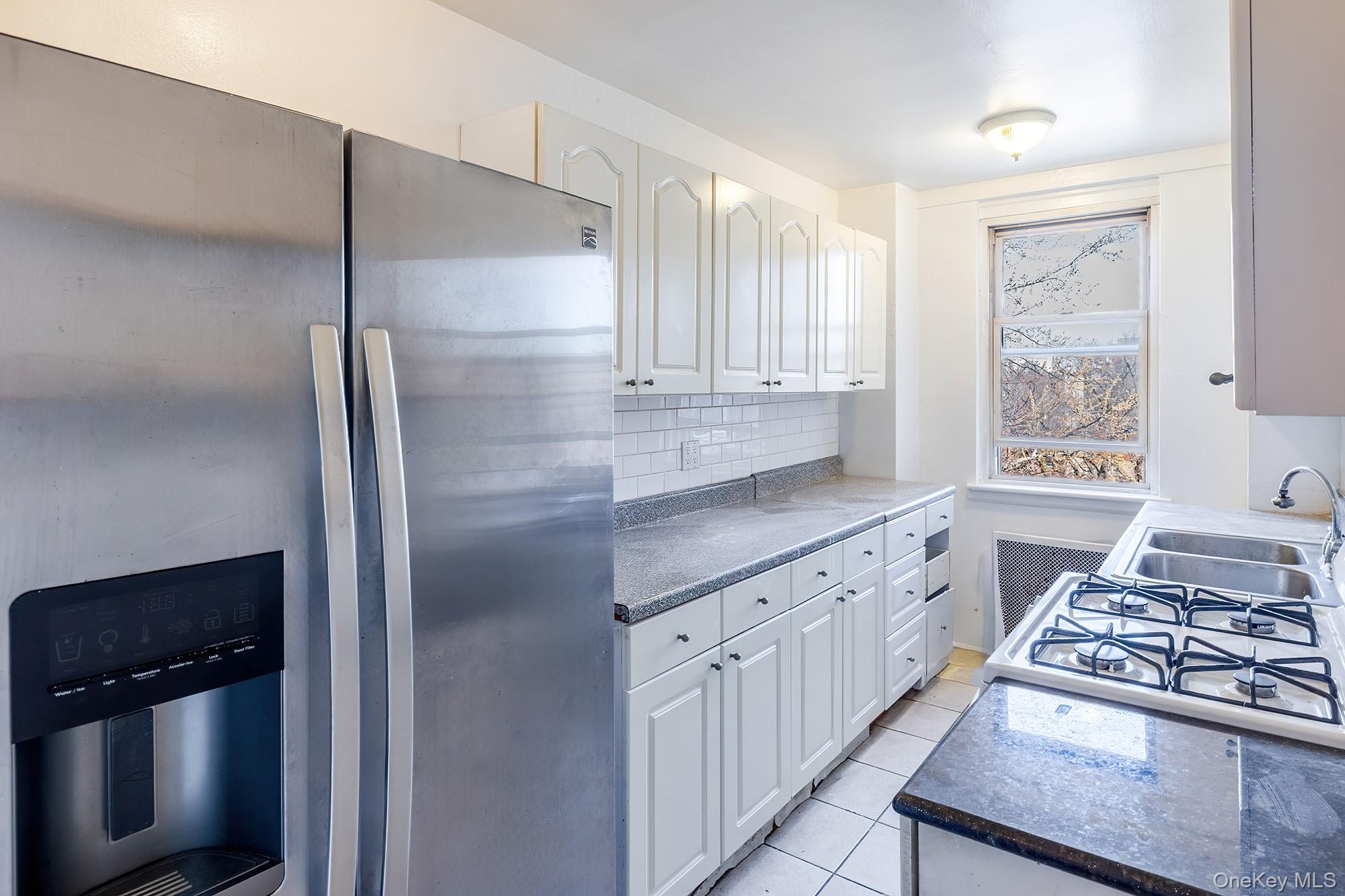 #6 photo, 80 Knolls Crescent, Bronx , NY 10463