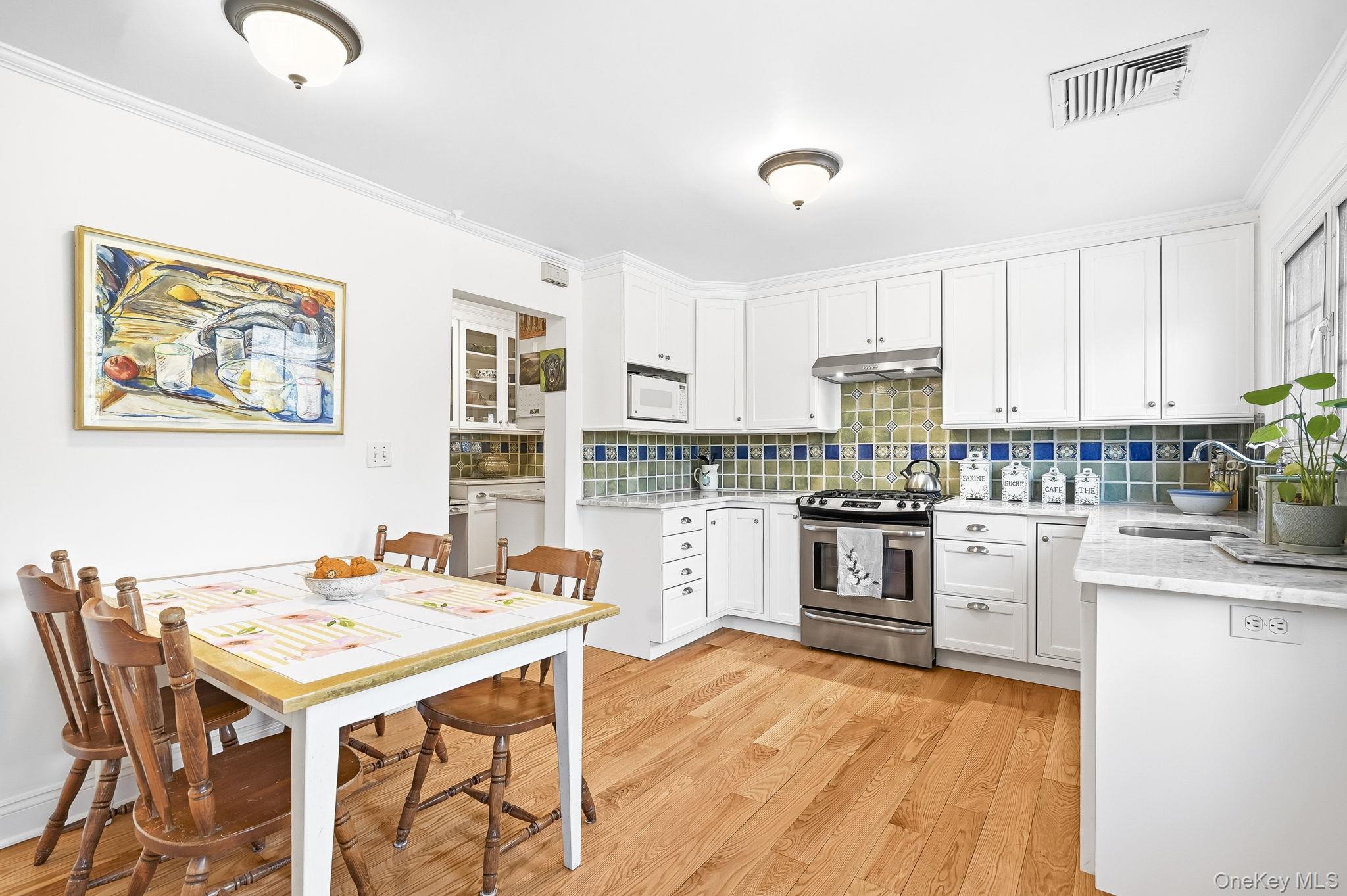 #11 photo, 27 Valley Road, Scarsdale , NY 10583