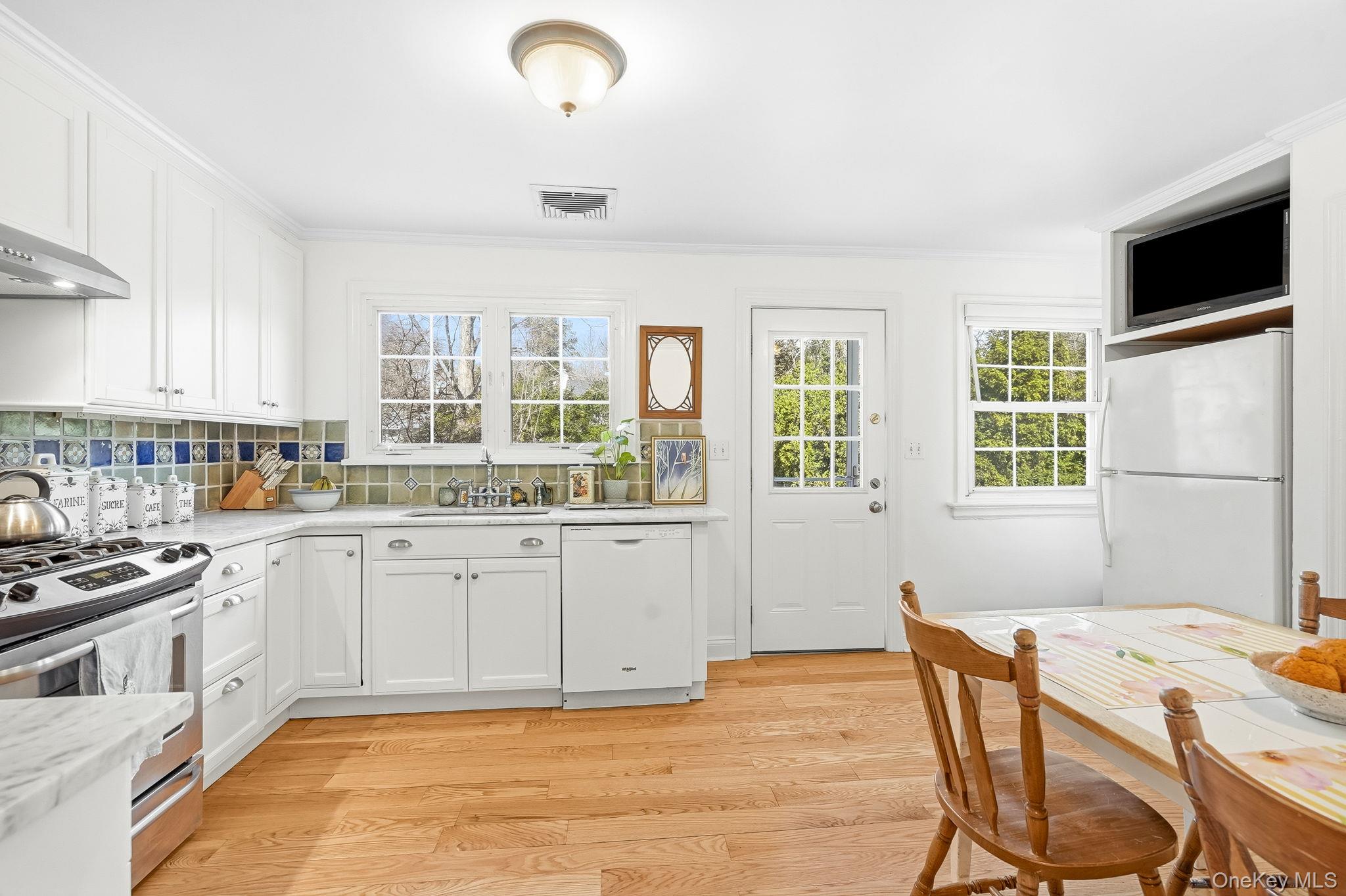 #14 photo, 27 Valley Road, Scarsdale , NY 10583