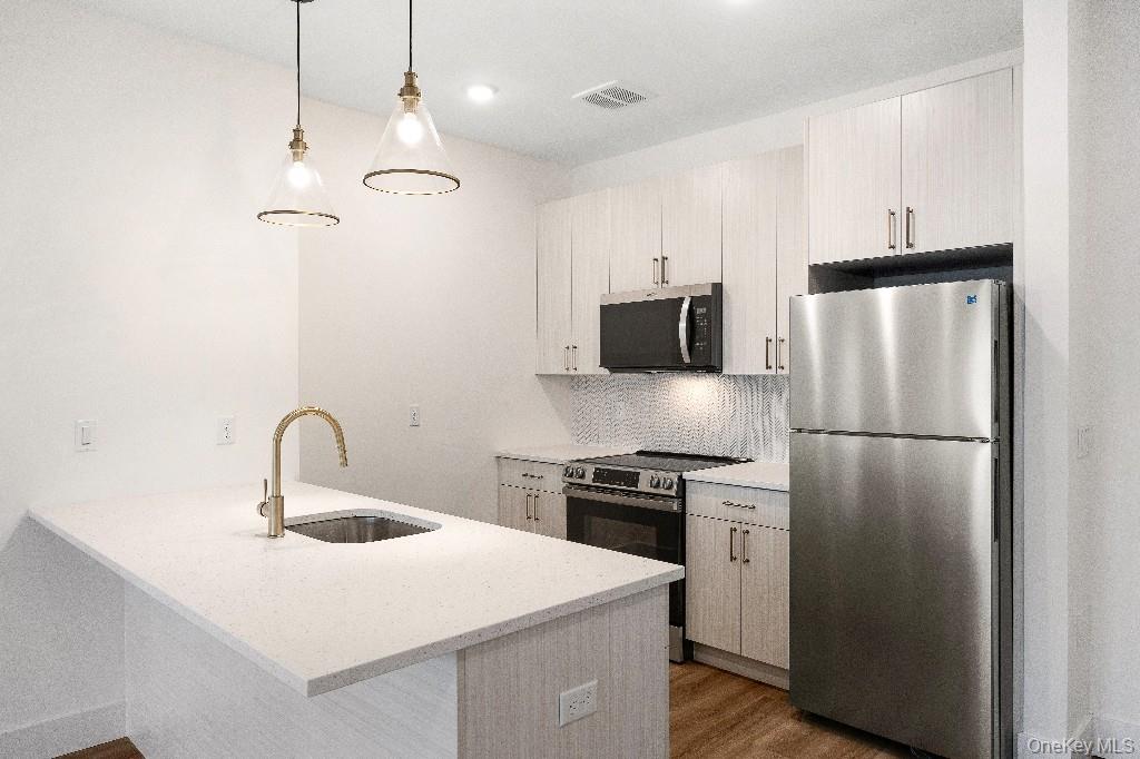 #10 photo, 306 Bluestone Court, Maybrook , NY 12543