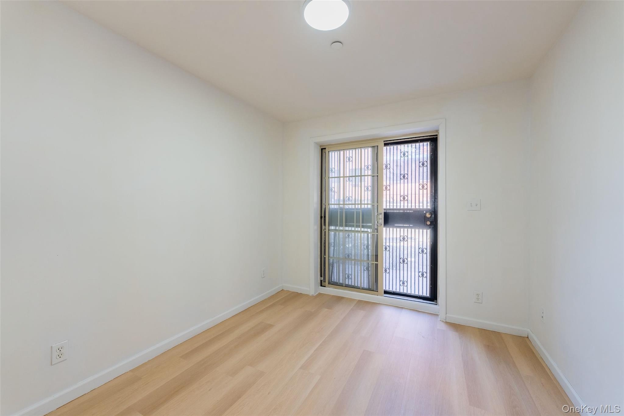 #10 photo, 102-23 43rd Avenue, কুইন্‌স Flushing , NY 11368