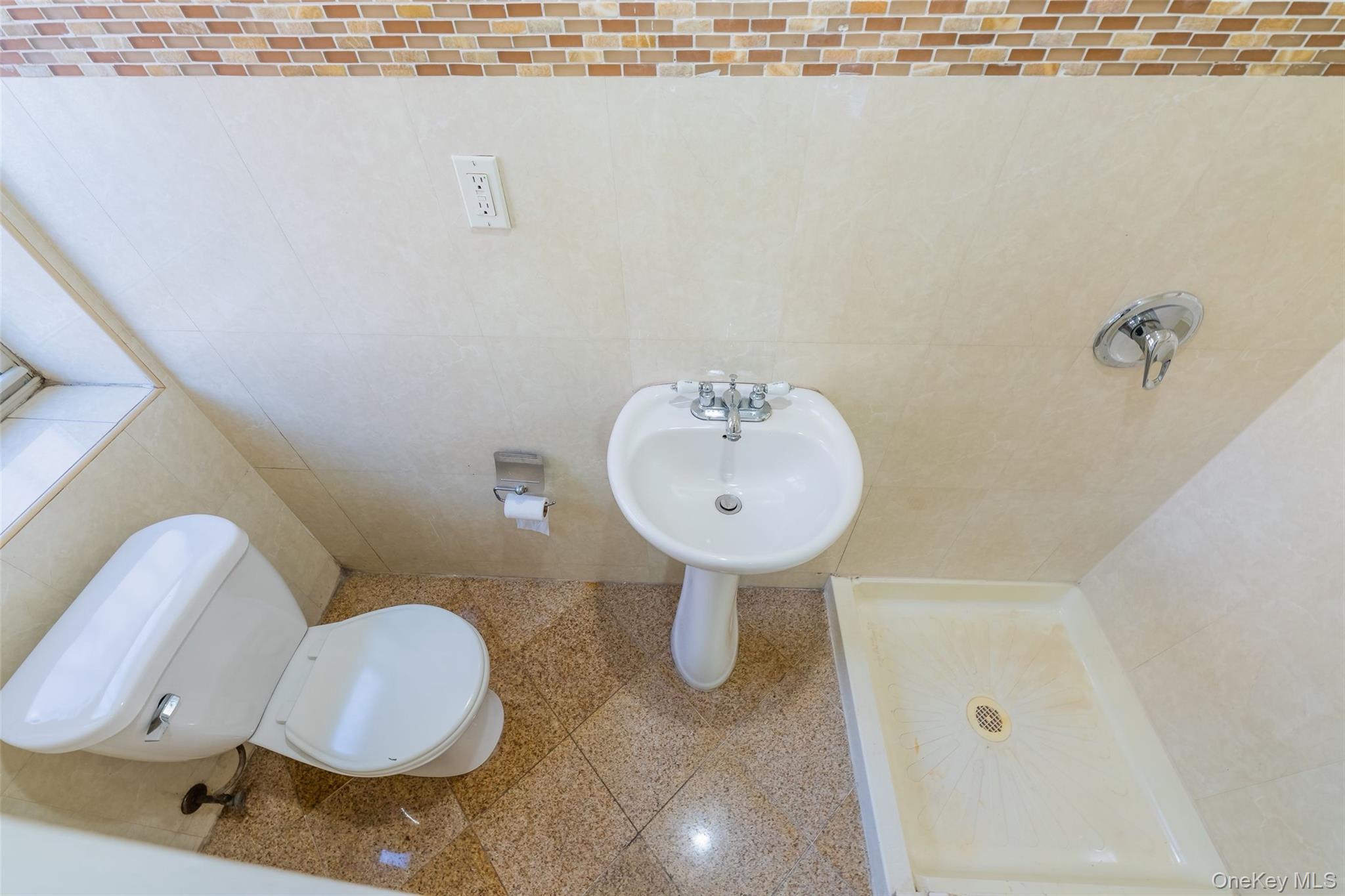 #14 photo, 102-23 43rd Avenue, কুইন্‌স Flushing , NY 11368