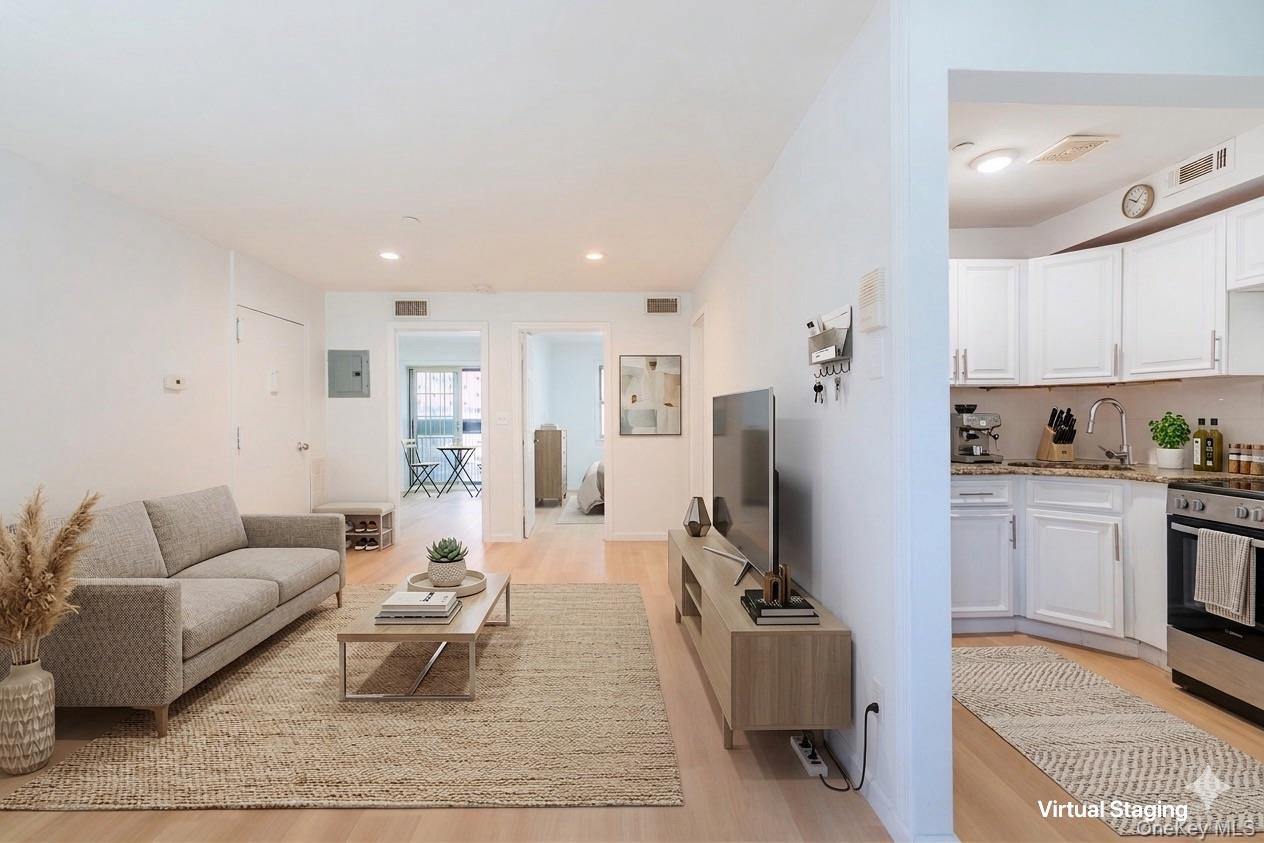 #3 photo, 102-23 43rd Avenue, কুইন্‌স Flushing , NY 11368