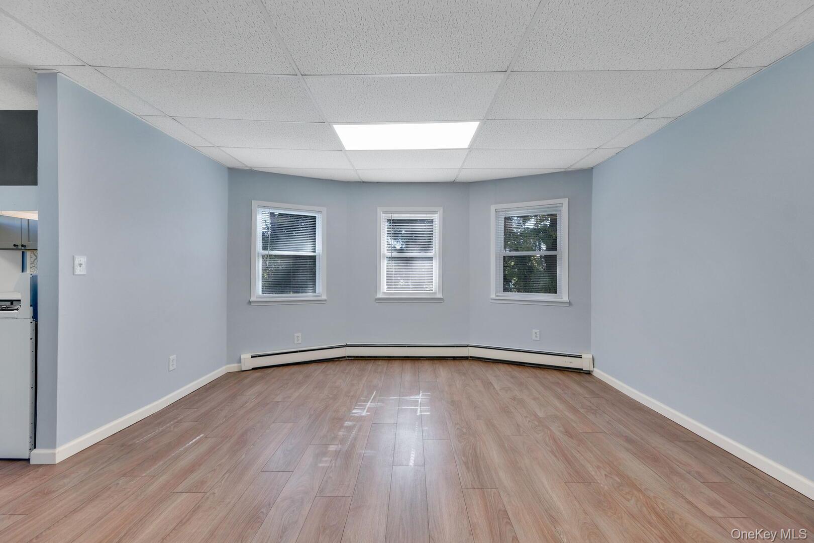 #3 photo, 39 Chapman Place, সাফোক কাউন্টি Bay Shore , NY 11706