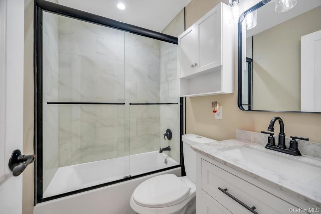 #16 photo, 2315 Willow Street, নাসাউ কাউন্টি Wantagh , NY 11793