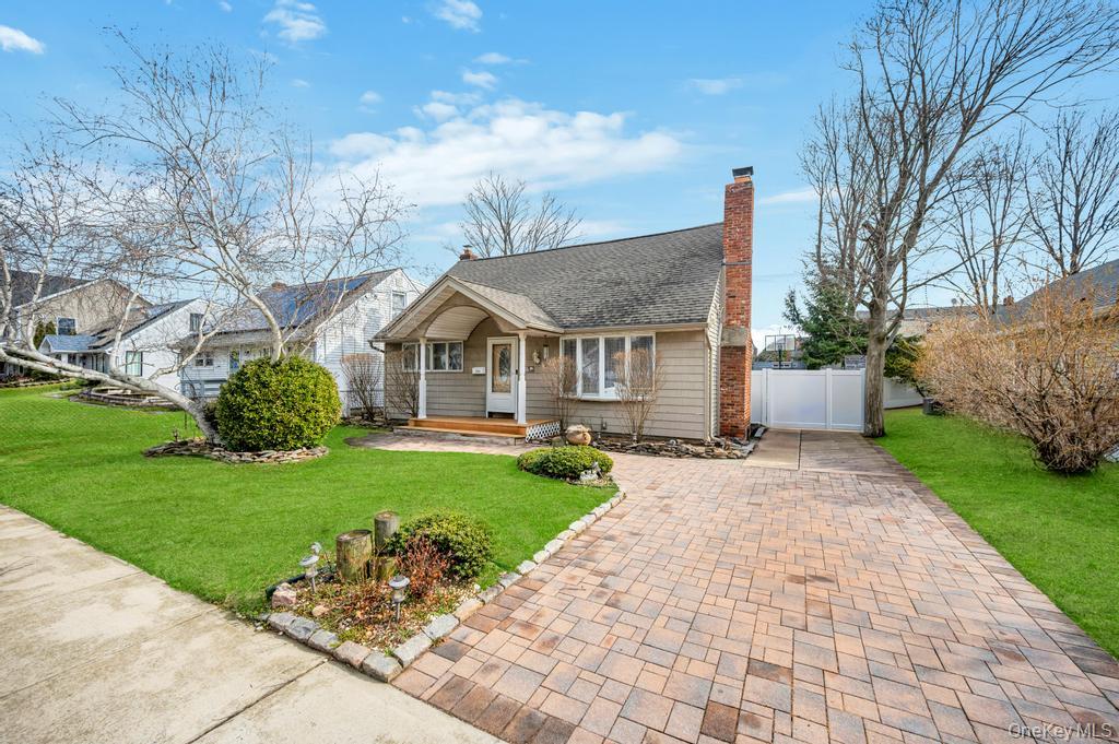 #2 photo, 2315 Willow Street, নাসাউ কাউন্টি Wantagh , NY 11793