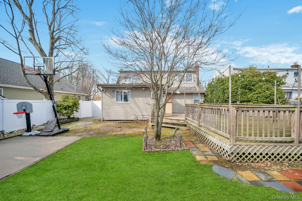 #4 photo, 2315 Willow Street, নাসাউ কাউন্টি Wantagh , NY 11793