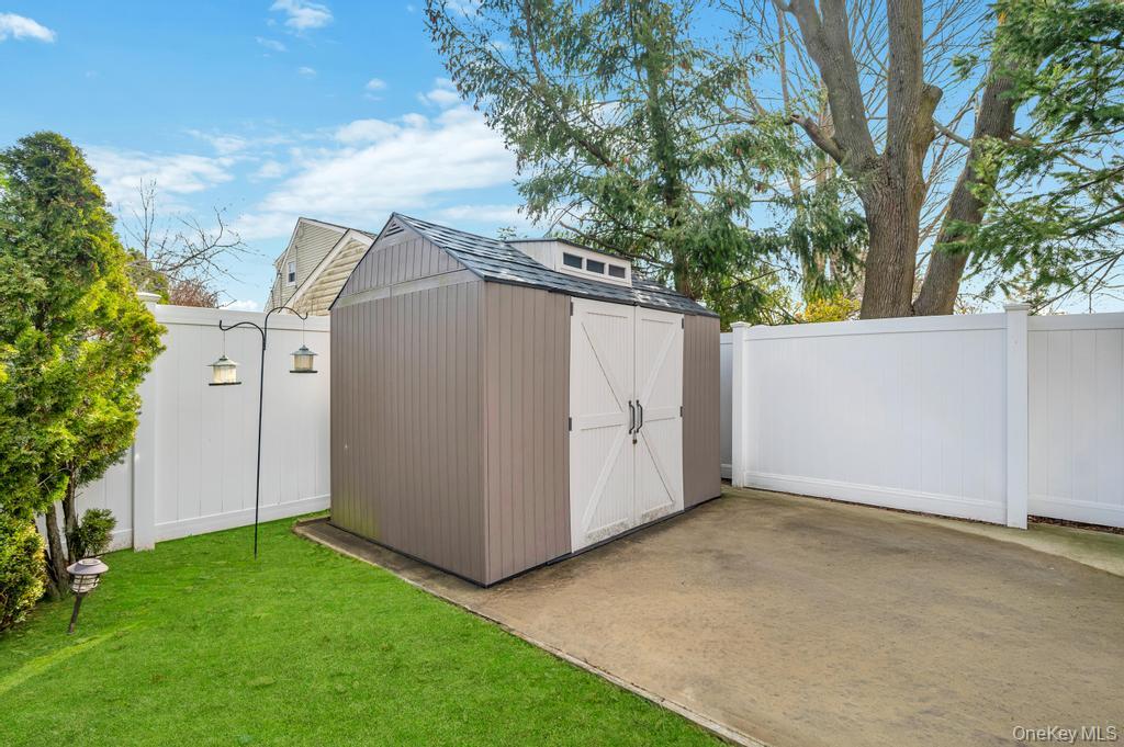 #6 photo, 2315 Willow Street, নাসাউ কাউন্টি Wantagh , NY 11793