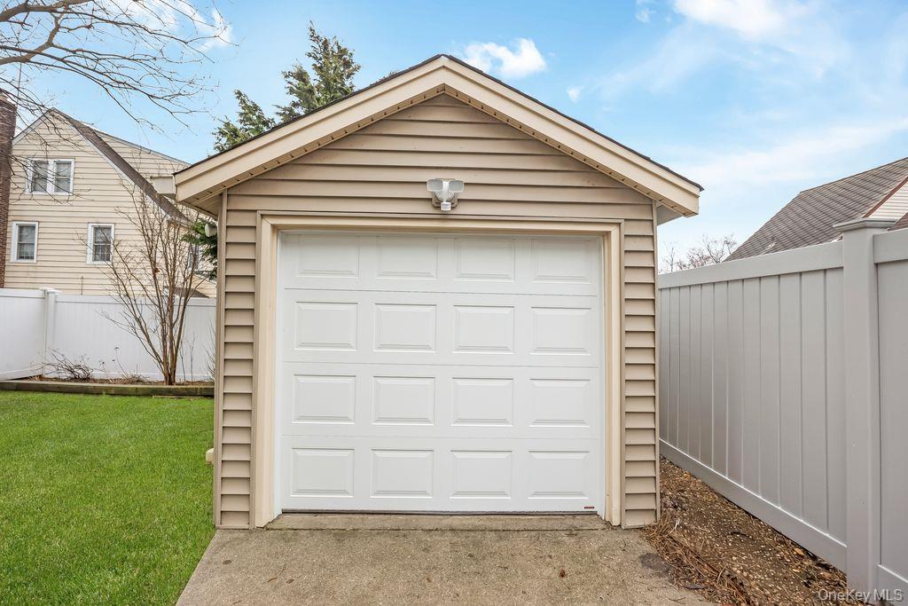 #16 photo, 315 Marcellus Road, নাসাউ কাউন্টি Mineola , NY 11501