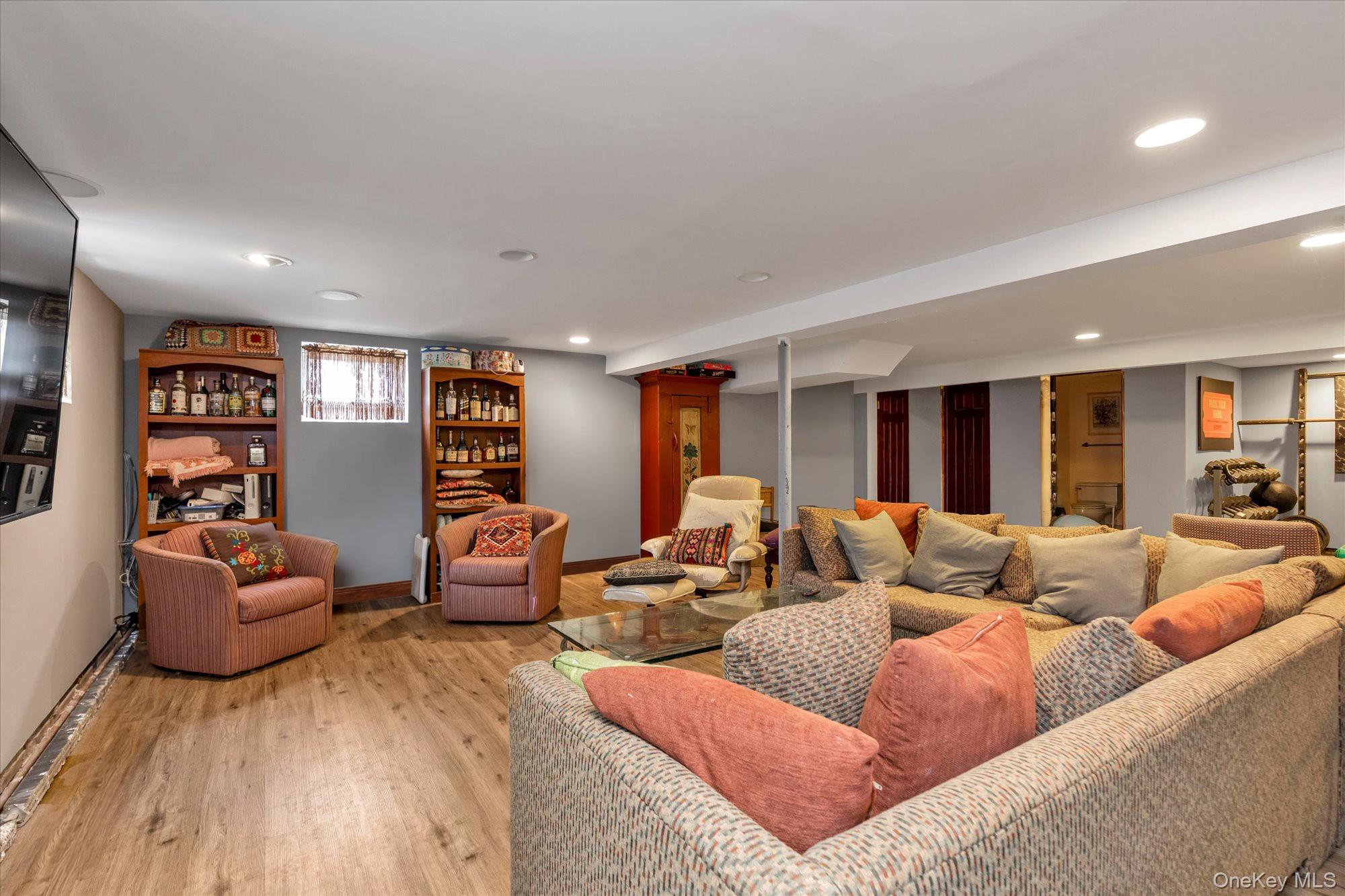 #20 photo, 301 Cameo Drive, নাসাউ কাউন্টি Massapequa , NY 11758