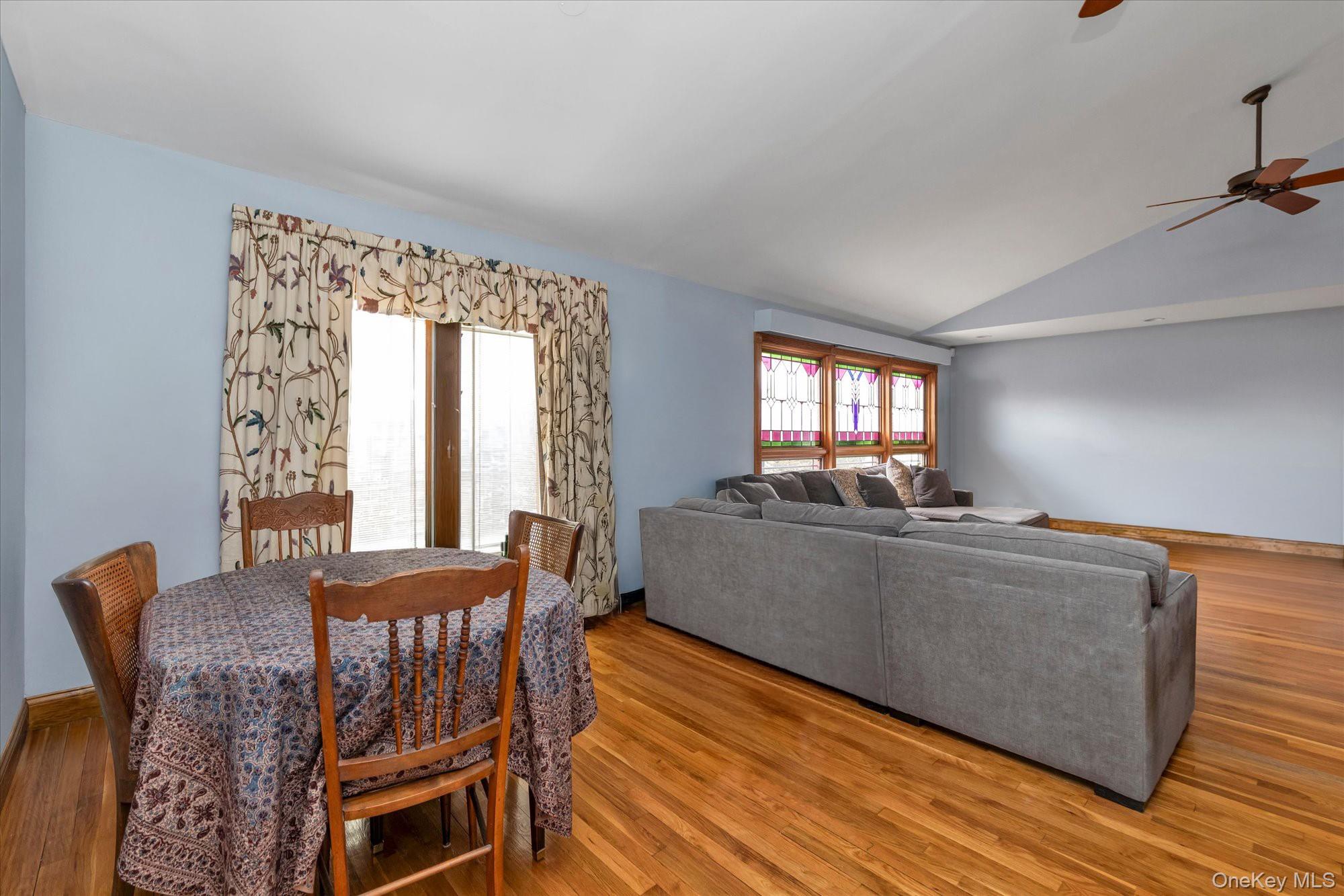 #7 photo, 301 Cameo Drive, নাসাউ কাউন্টি Massapequa , NY 11758