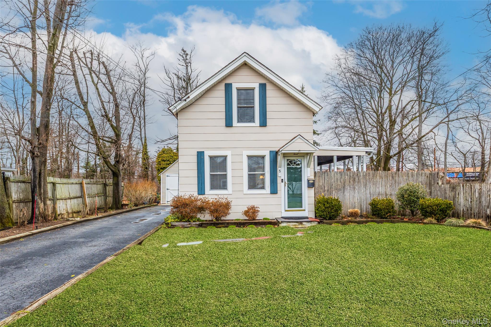 #2 photo, 5 Wall Street, East Islip , NY 11730