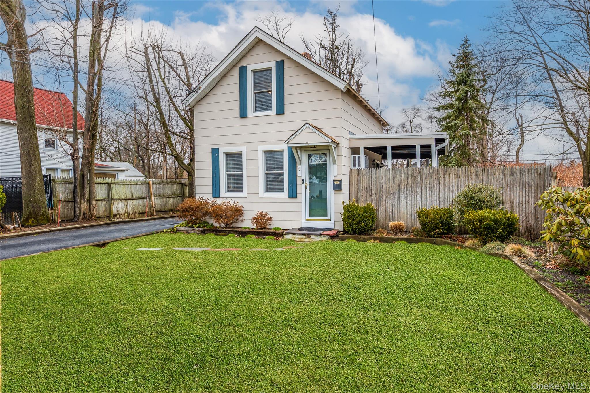 #3 photo, 5 Wall Street, East Islip , NY 11730