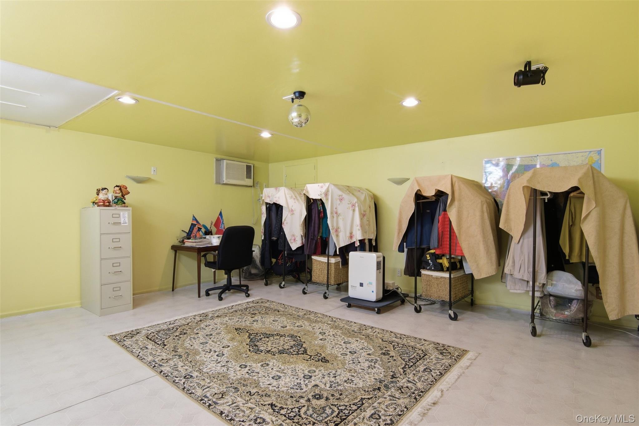 #19 photo, 11 Royal Drive, 롱 아일랜드 Coram , NY 11727