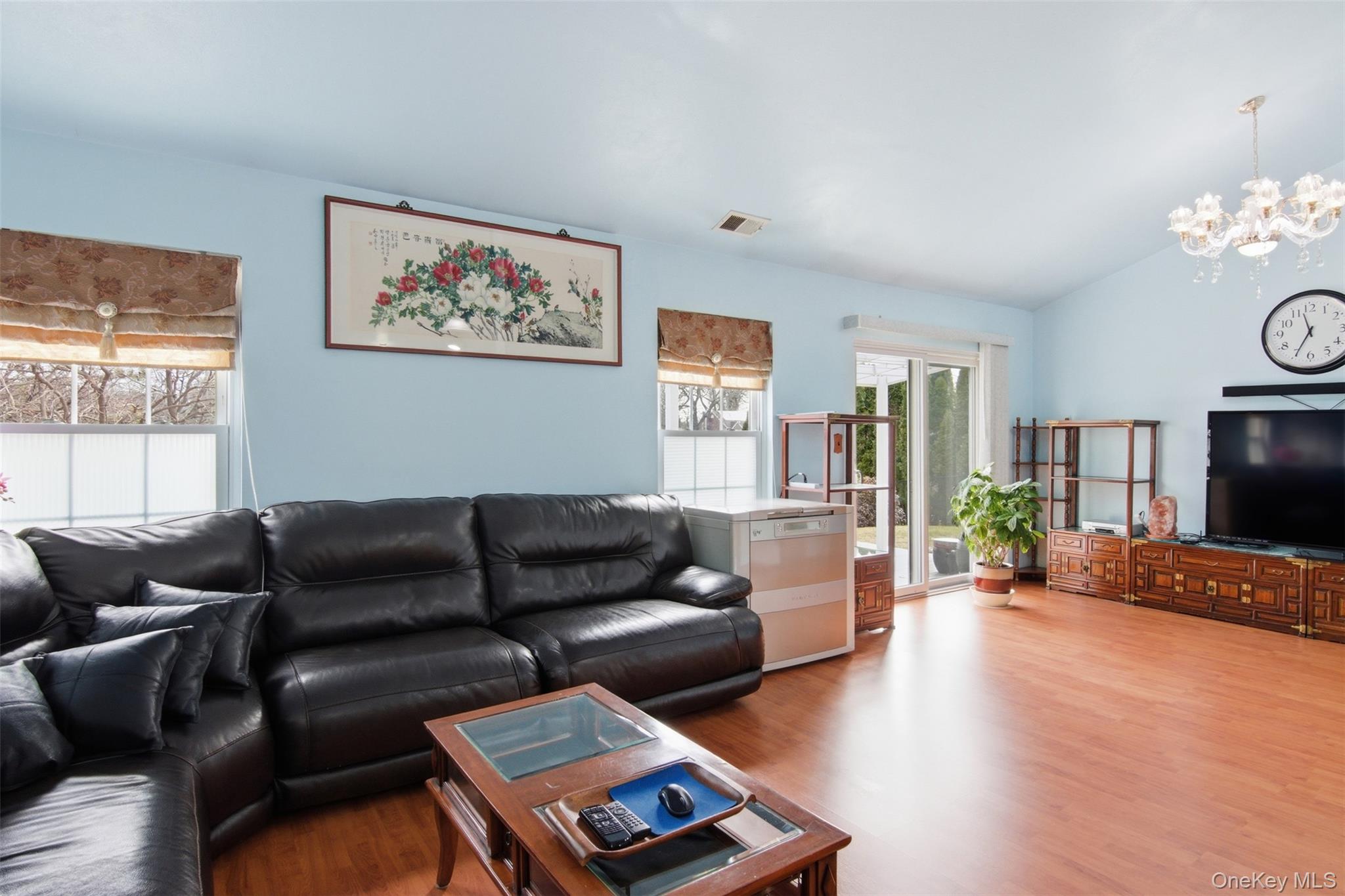 #5 photo, 11 Royal Drive, 롱 아일랜드 Coram , NY 11727