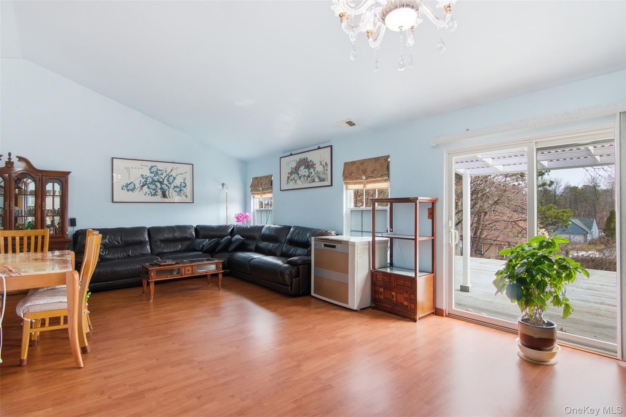 #7 photo, 11 Royal Drive, 롱 아일랜드 Coram , NY 11727