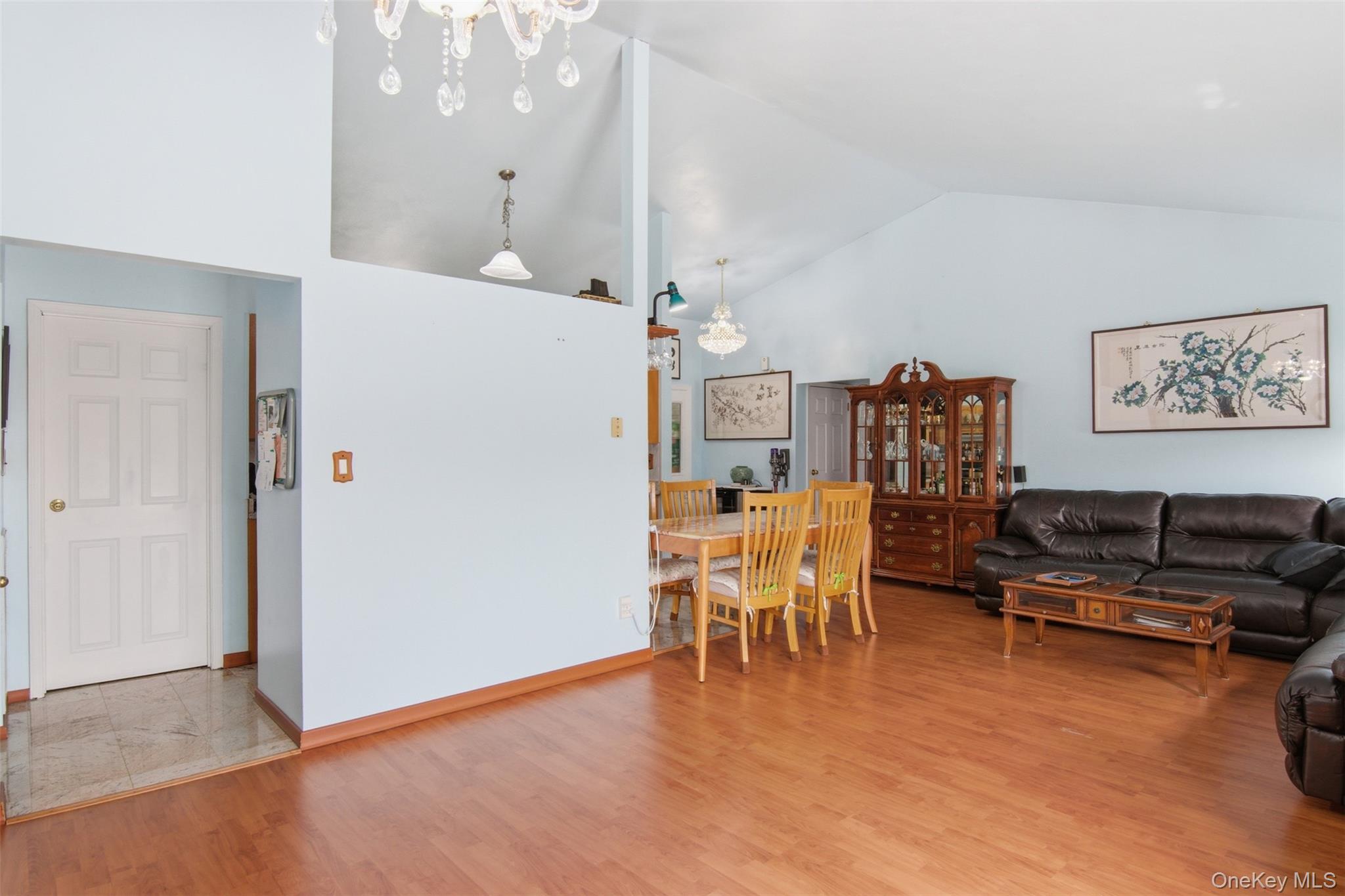 #8 photo, 11 Royal Drive, 롱 아일랜드 Coram , NY 11727