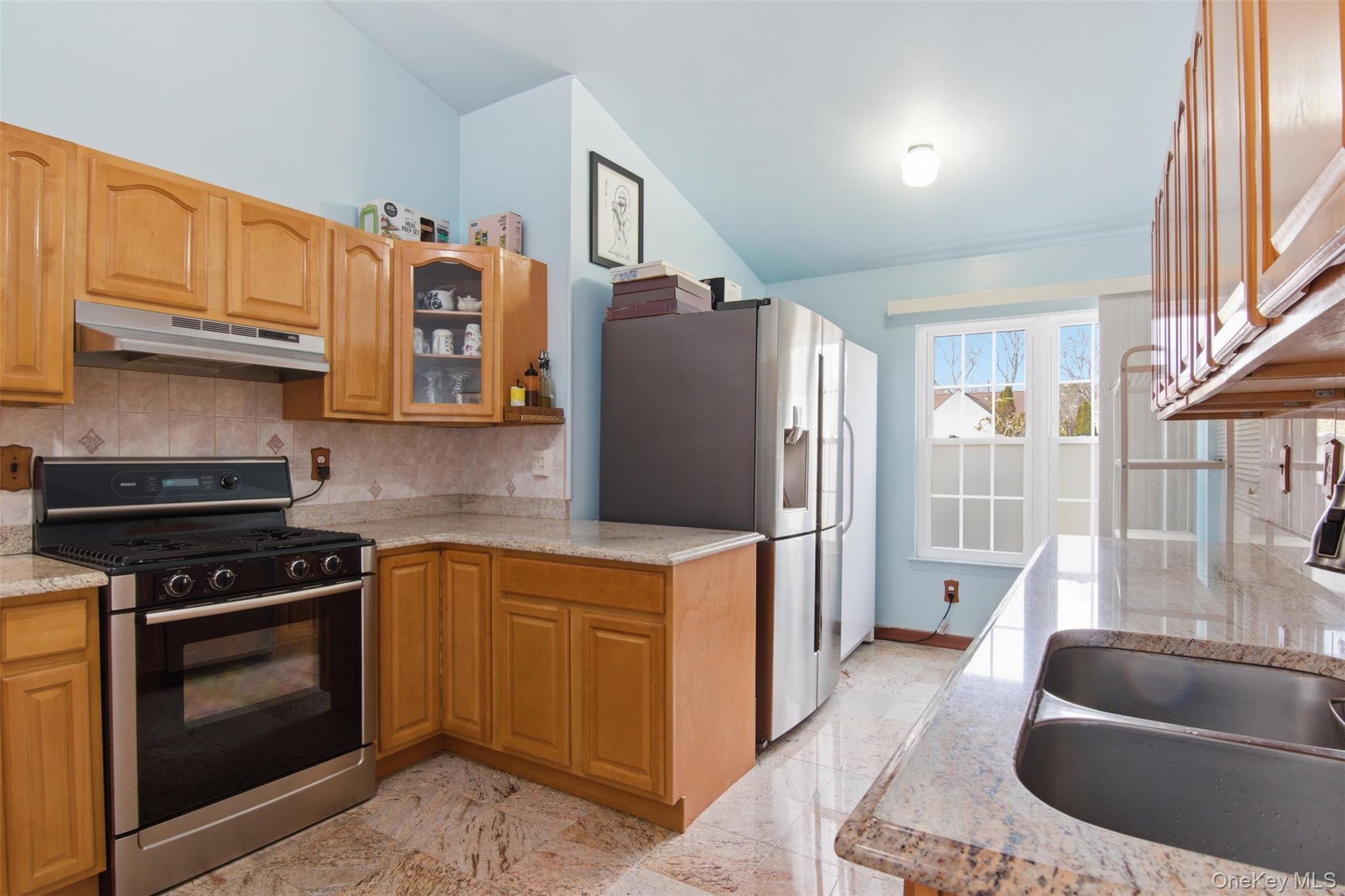 #9 photo, 11 Royal Drive, 롱 아일랜드 Coram , NY 11727