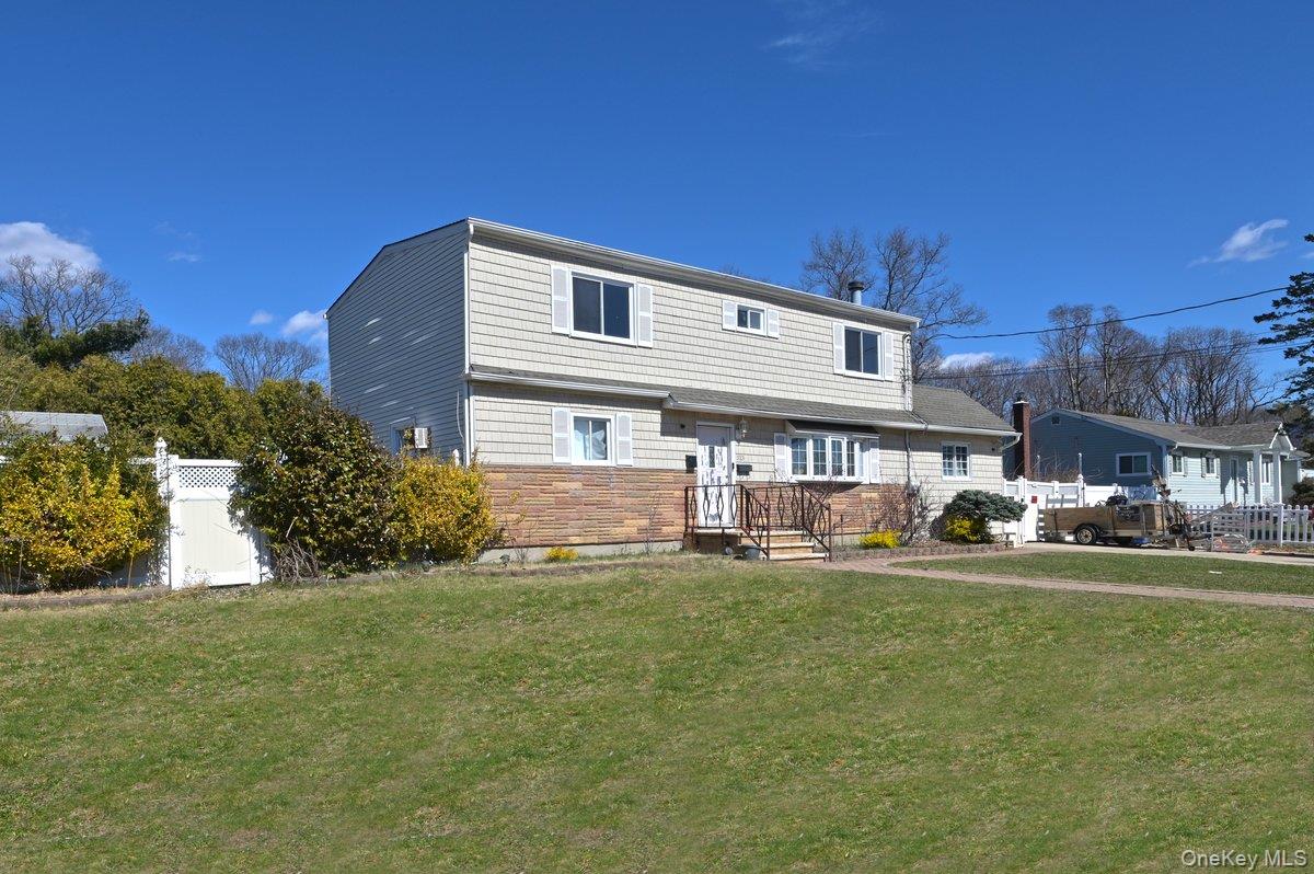 #2 photo, 313 Warren Street, West Babylon , NY 11704