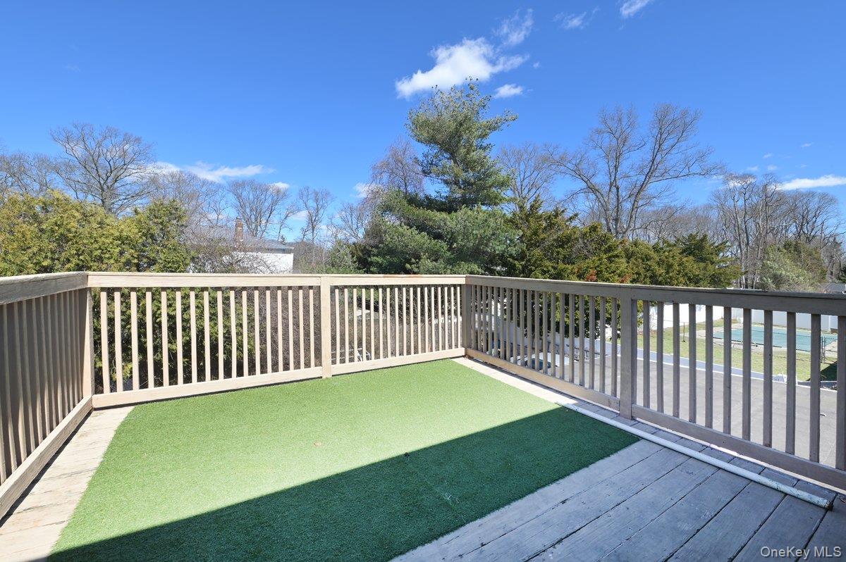 #8 photo, 313 Warren Street, West Babylon , NY 11704