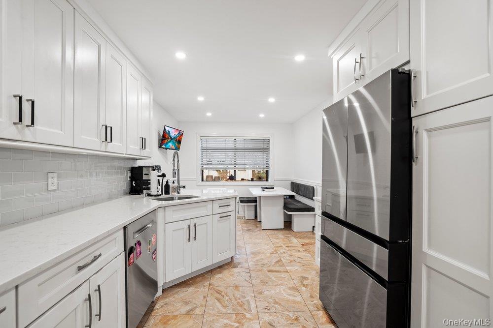 #15 photo, 39 Chestnut Lane, নাসাউ কাউন্টি Woodbury , NY 11797