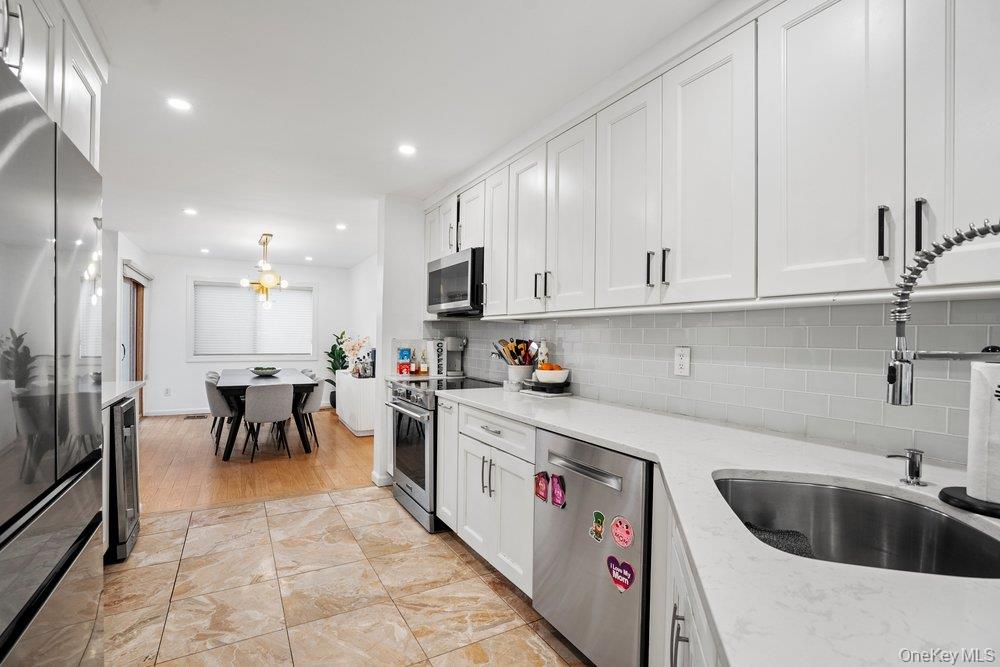 #17 photo, 39 Chestnut Lane, নাসাউ কাউন্টি Woodbury , NY 11797