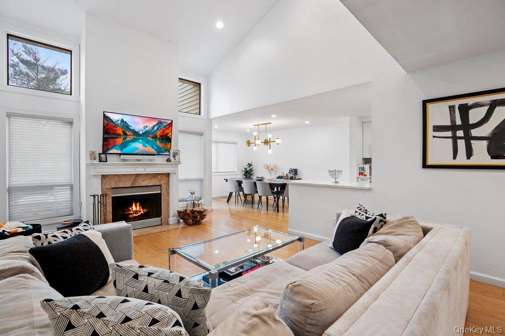 #4 photo, 39 Chestnut Lane, নাসাউ কাউন্টি Woodbury , NY 11797