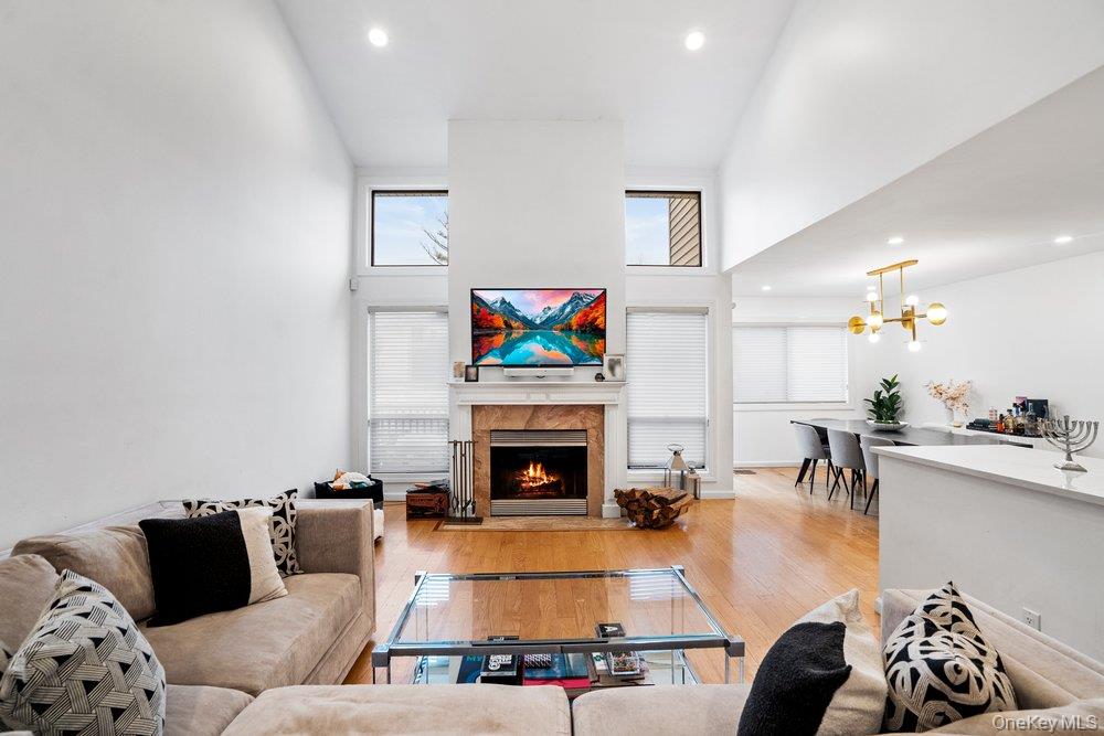 #5 photo, 39 Chestnut Lane, নাসাউ কাউন্টি Woodbury , NY 11797