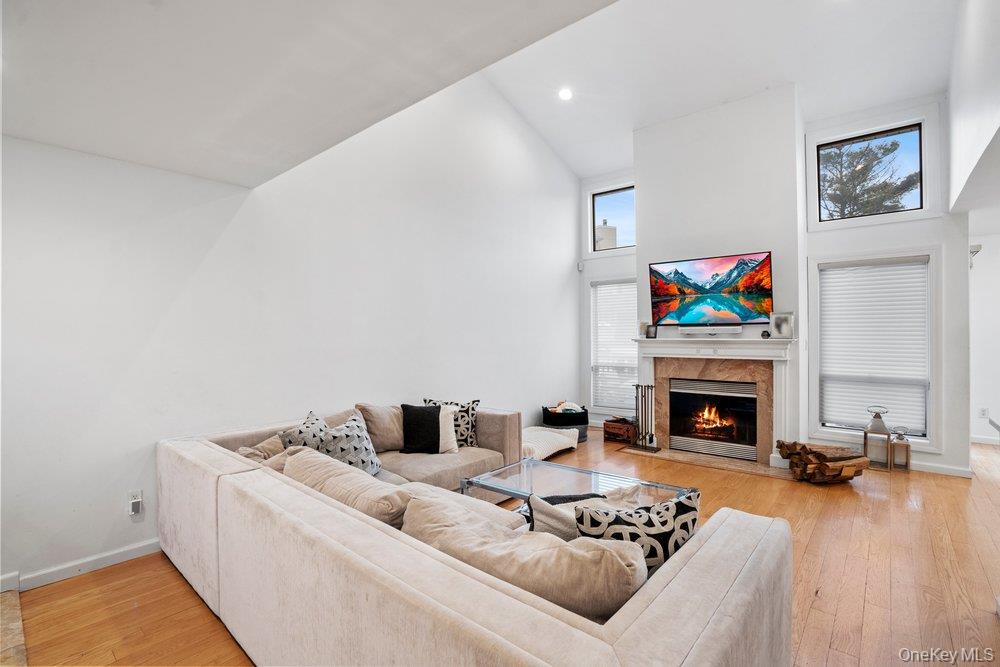 #6 photo, 39 Chestnut Lane, নাসাউ কাউন্টি Woodbury , NY 11797