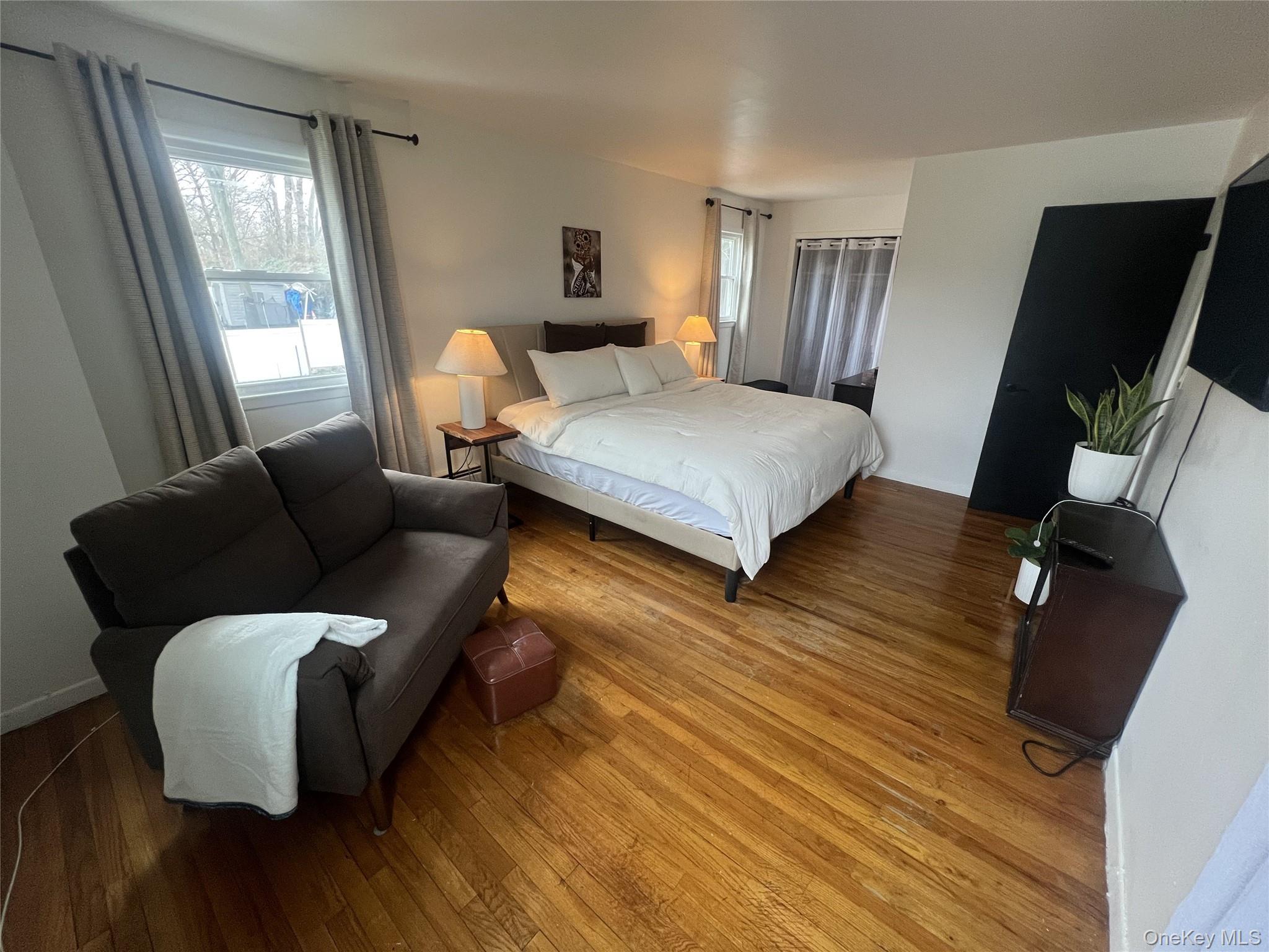 #12 photo, 646 S 3rd Avenue, Mount Vernon , NY 10550