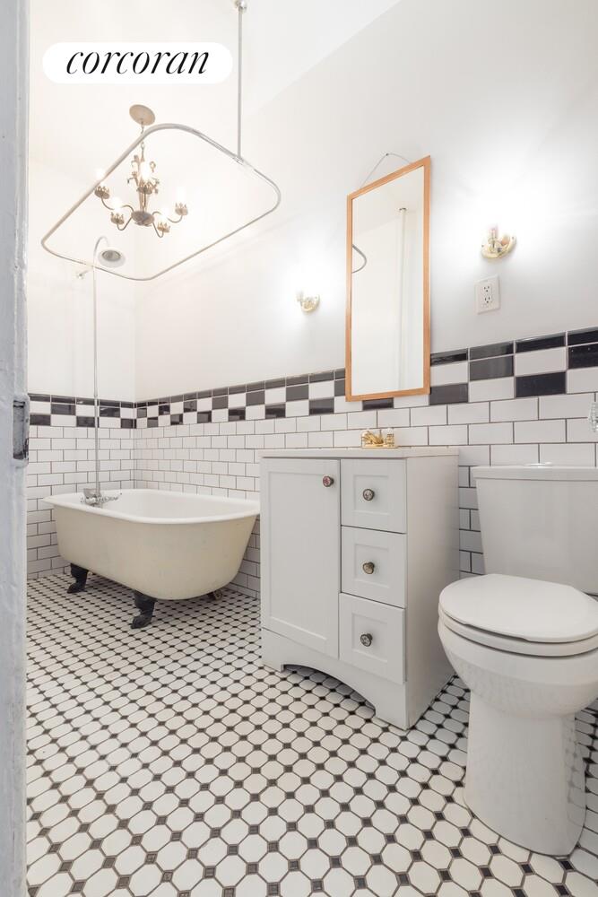 #10 photo, 587A LEXINGTON Avenue, Stuyvesant Heights , NY 11221