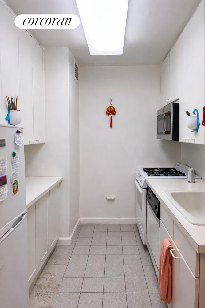 #6 photo, 392 CENTRAL Park W, मैनहटन Upper West Side , NY 10025