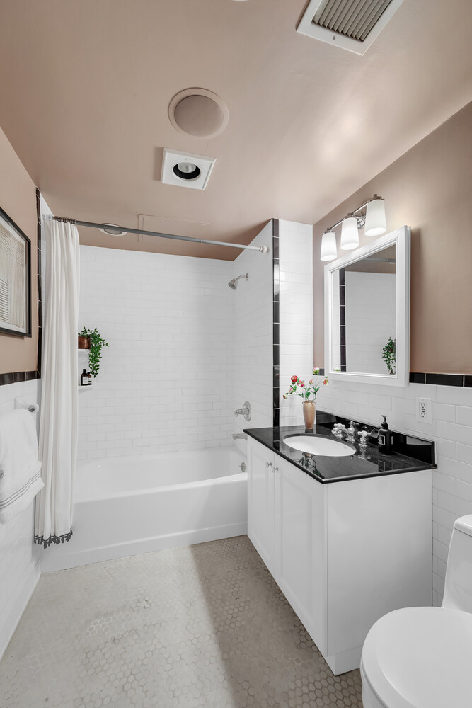 #9 photo, 15 W 17TH Street, Flatiron , NY 10011