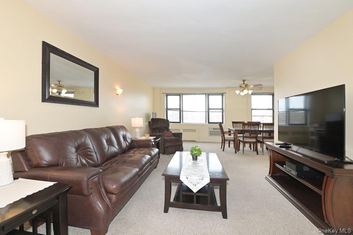 #4 photo, 1 Birchwood Court, নাসাউ কাউন্টি Mineola , NY 11501